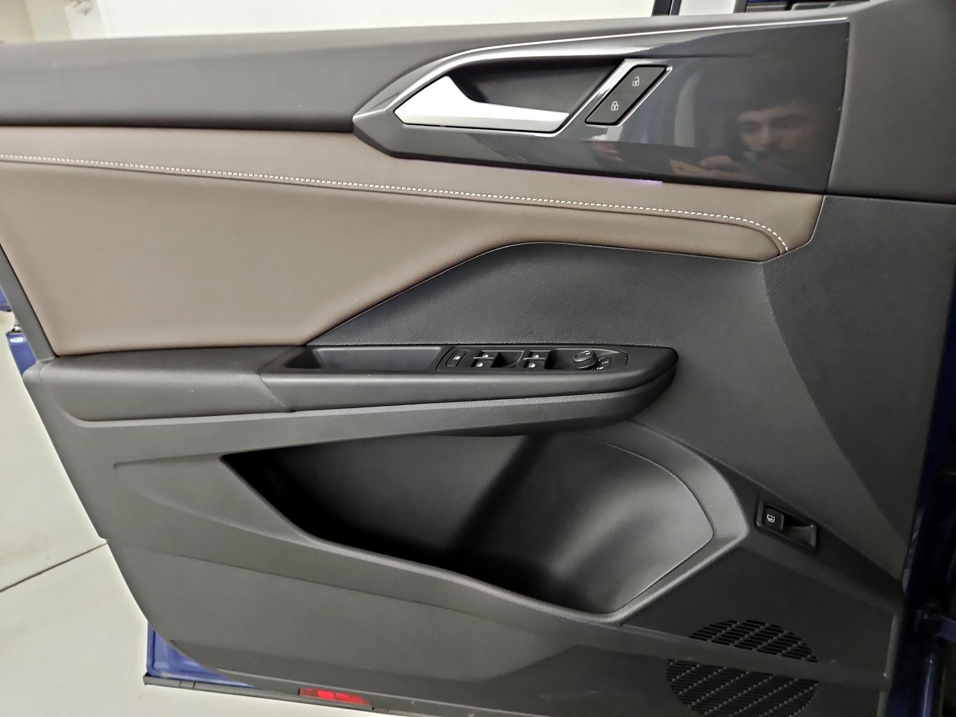 Thumbnail: 2022 Volkswagen Taos - 12