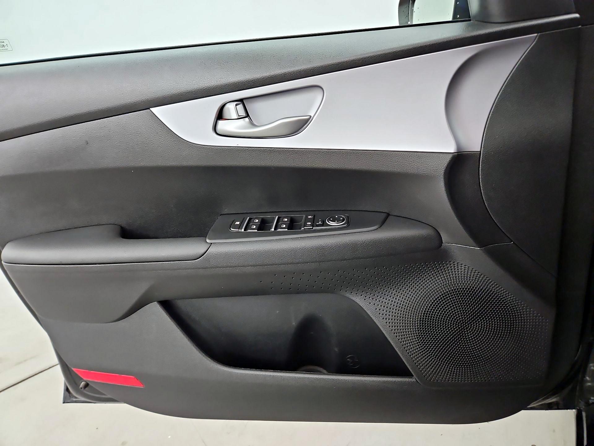 Thumbnail: 2024 Kia Forte - 12