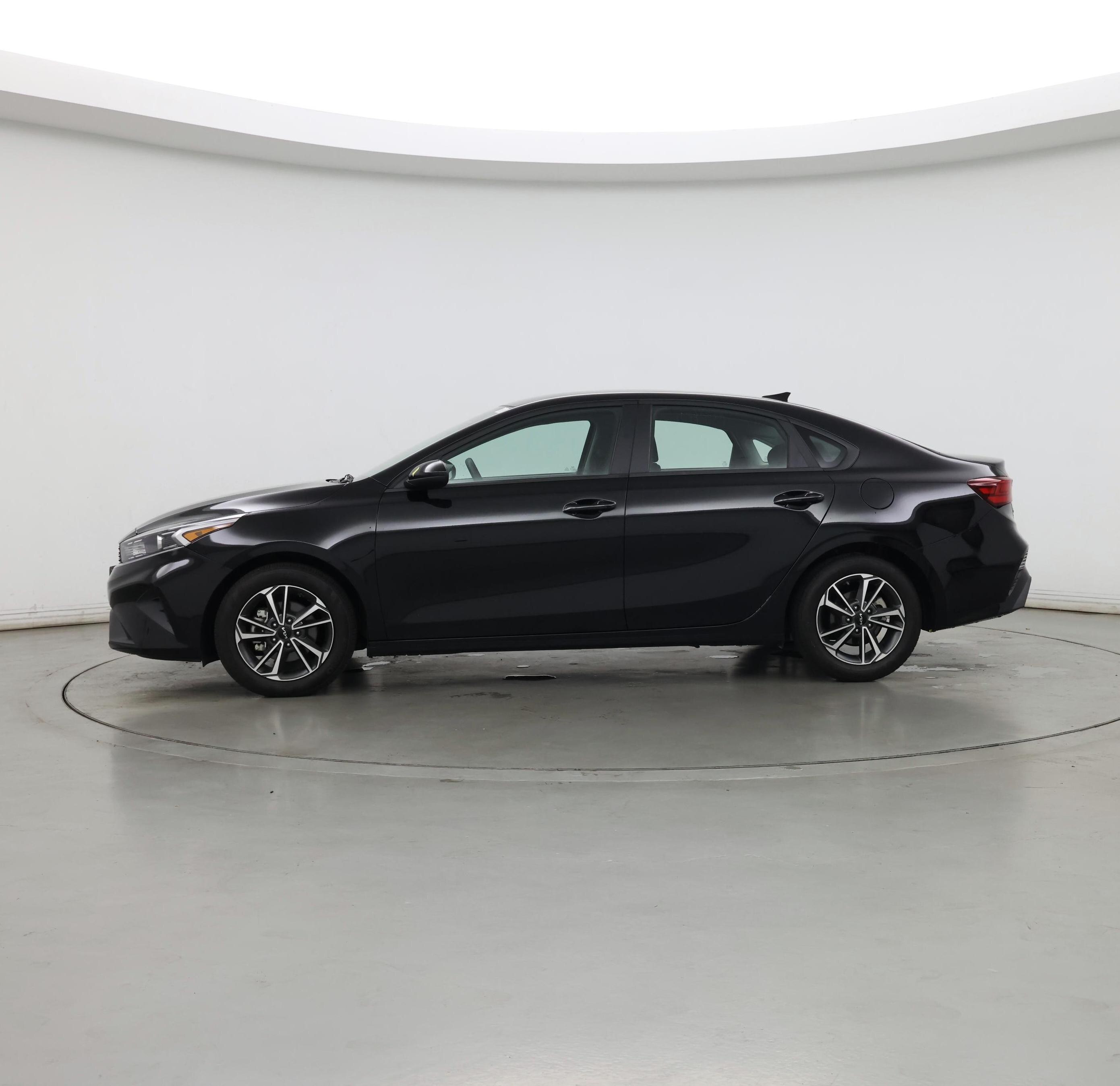 Thumbnail: 2024 Kia Forte - 3