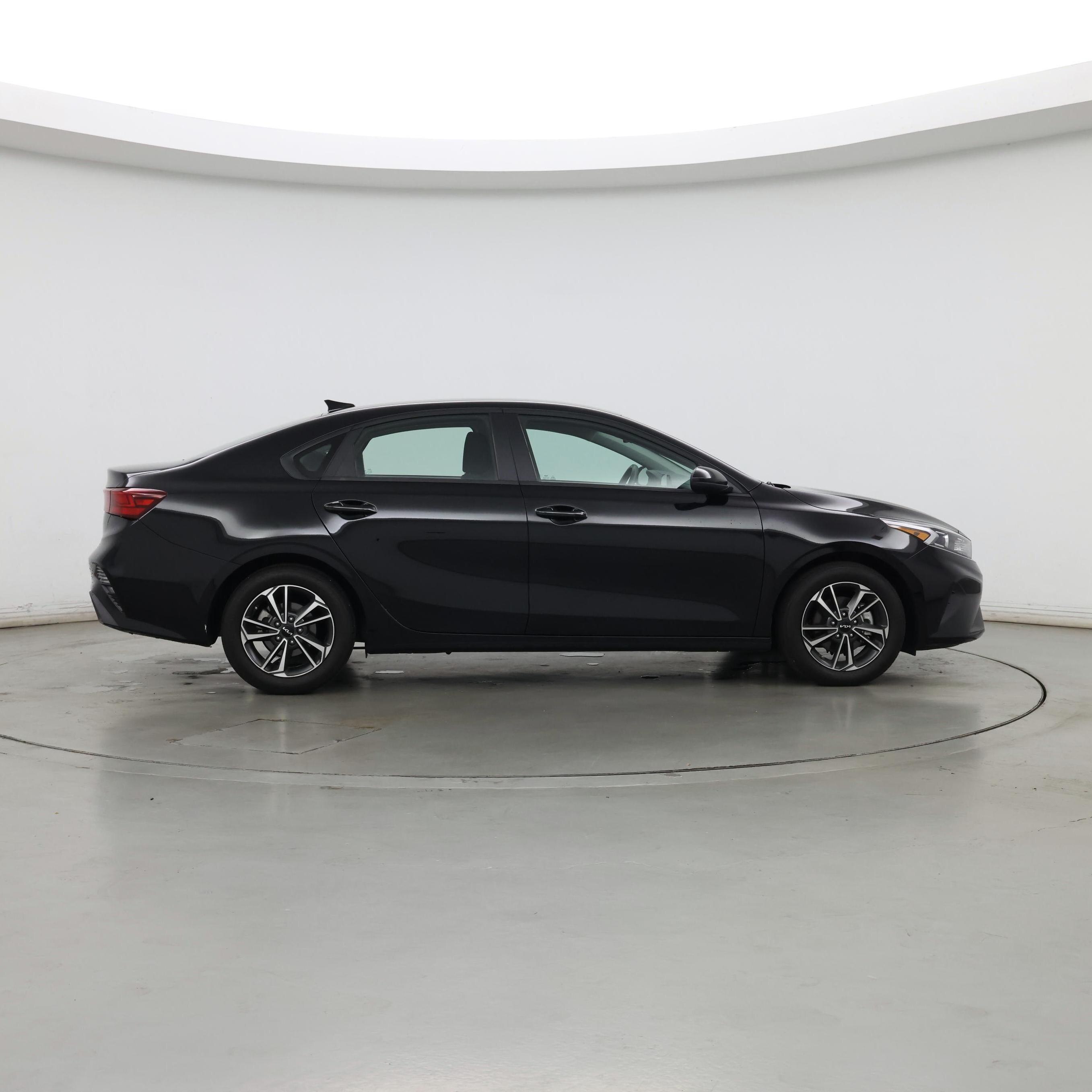 Thumbnail: 2024 Kia Forte - 7