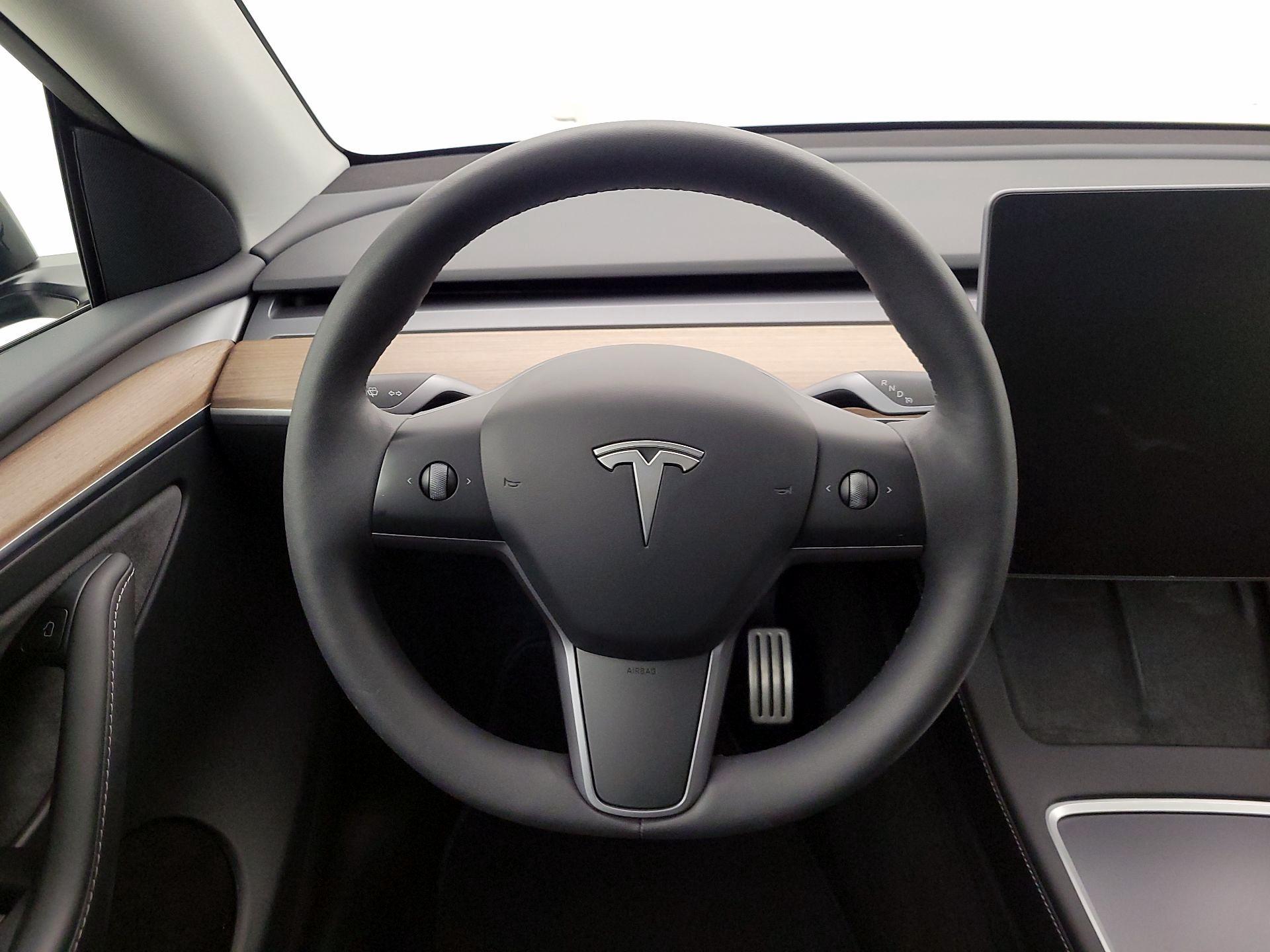 Thumbnail: 2023 Tesla Model Y - 10