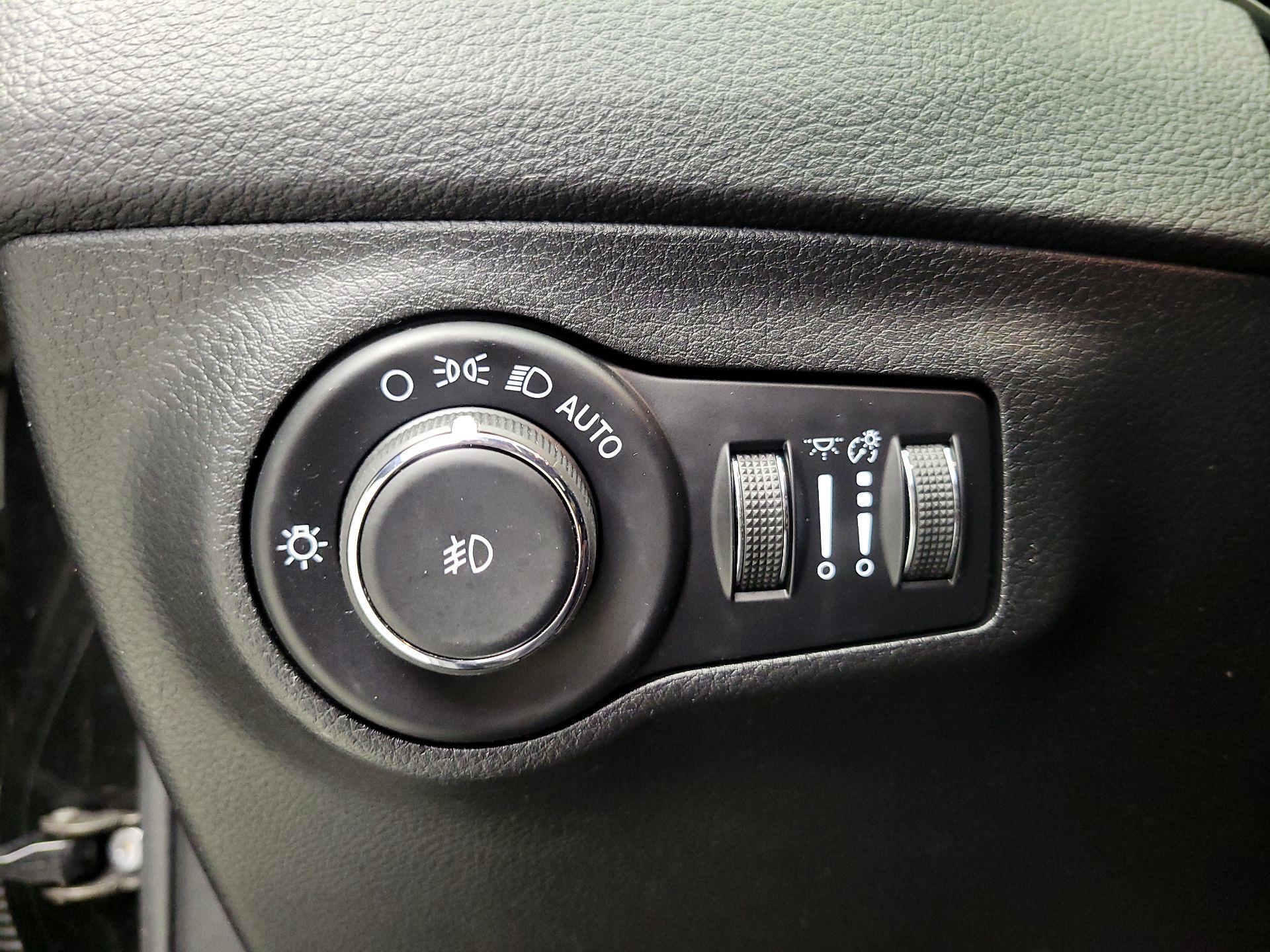 Thumbnail: 2021 Jeep Compass - 13