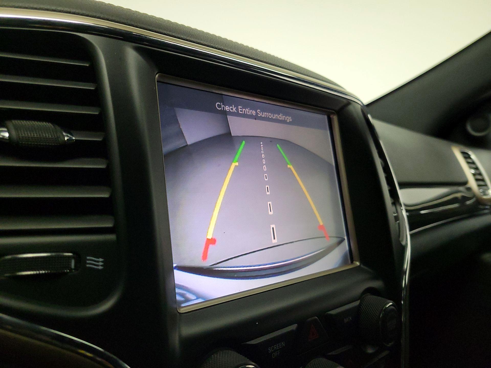 Thumbnail: 2016 Jeep Grand Cherokee - 15