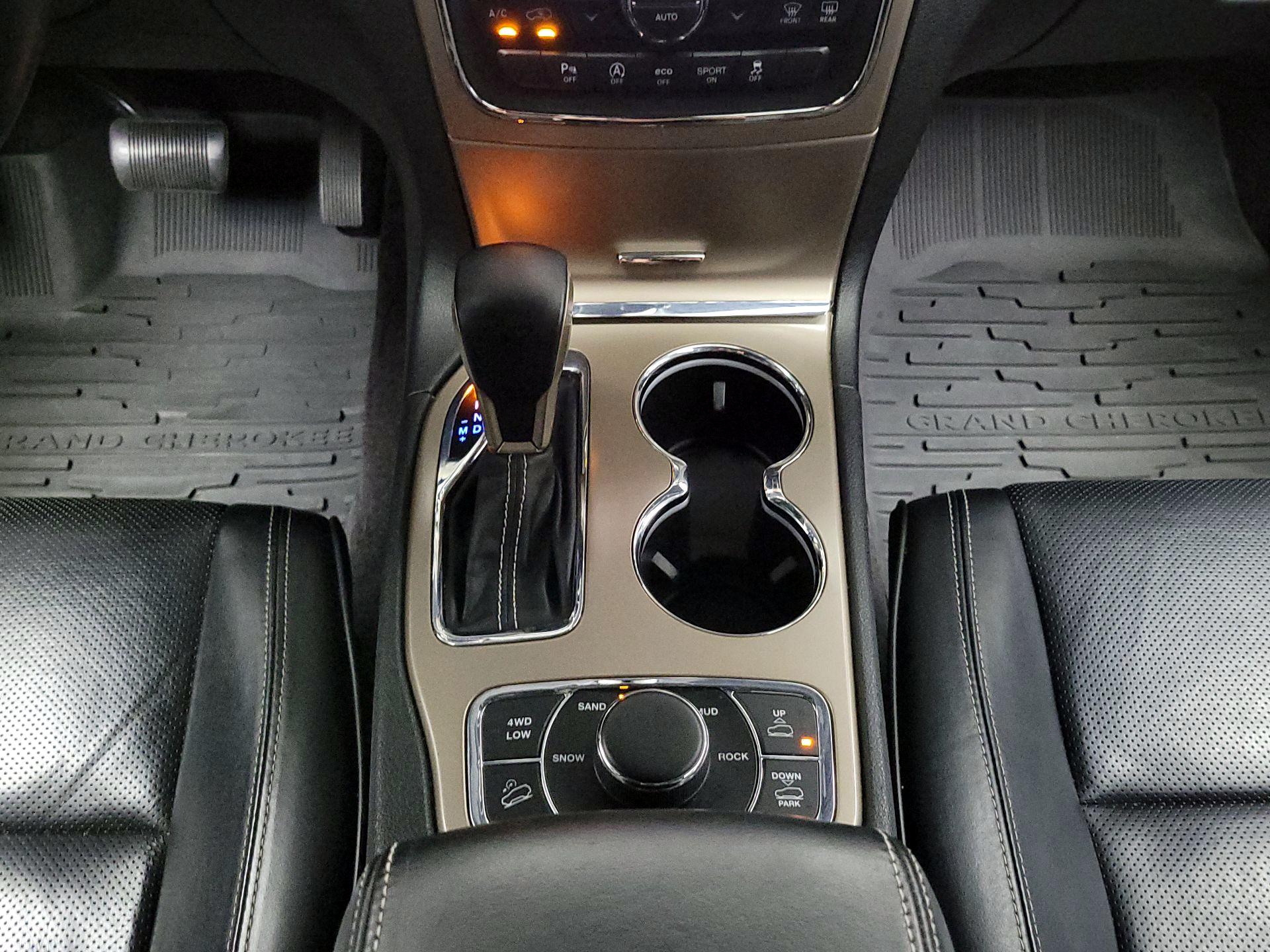 Thumbnail: 2016 Jeep Grand Cherokee - 18