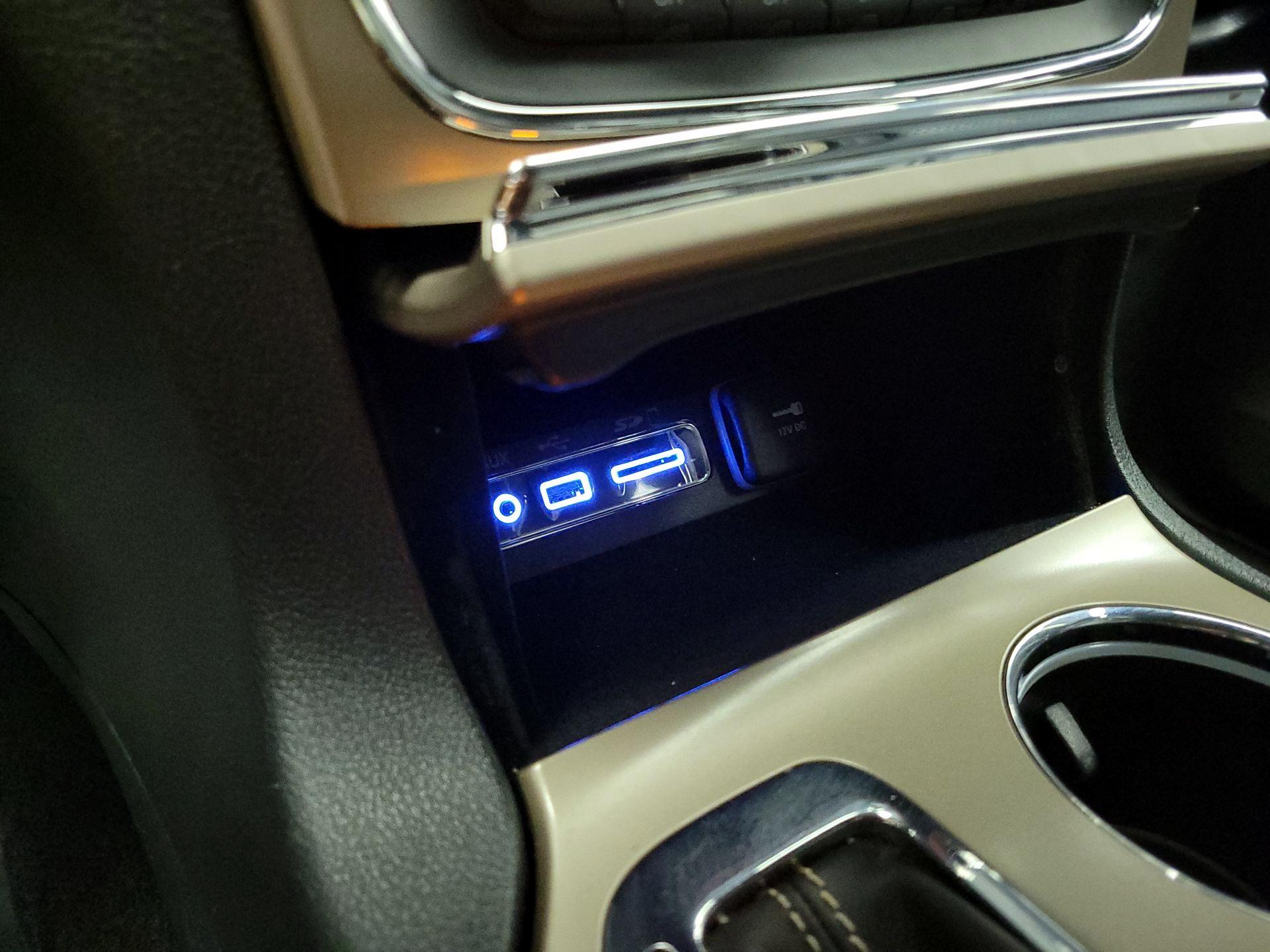Thumbnail: 2016 Jeep Grand Cherokee - 19