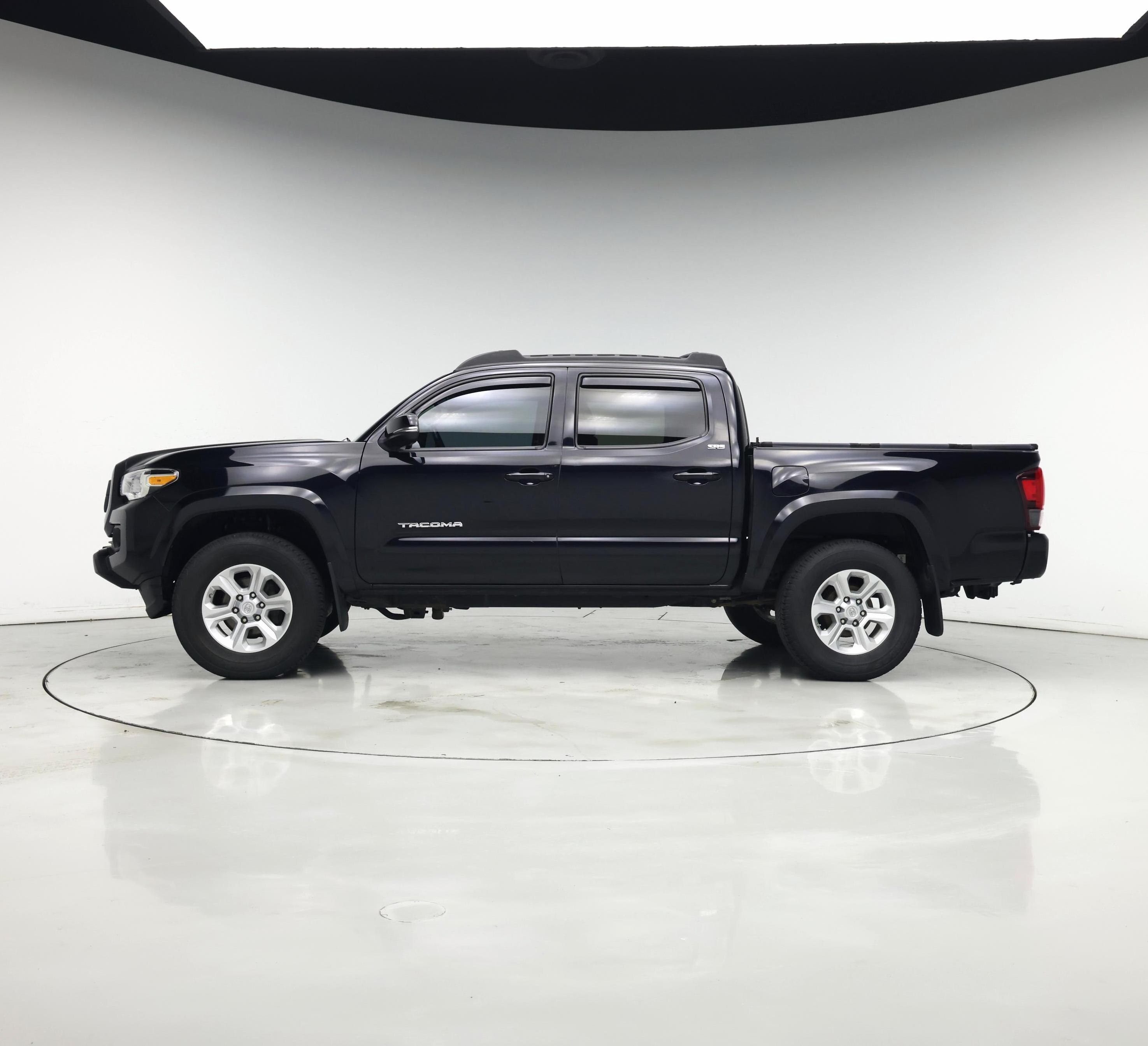 Thumbnail: 2020 Toyota Tacoma - 3