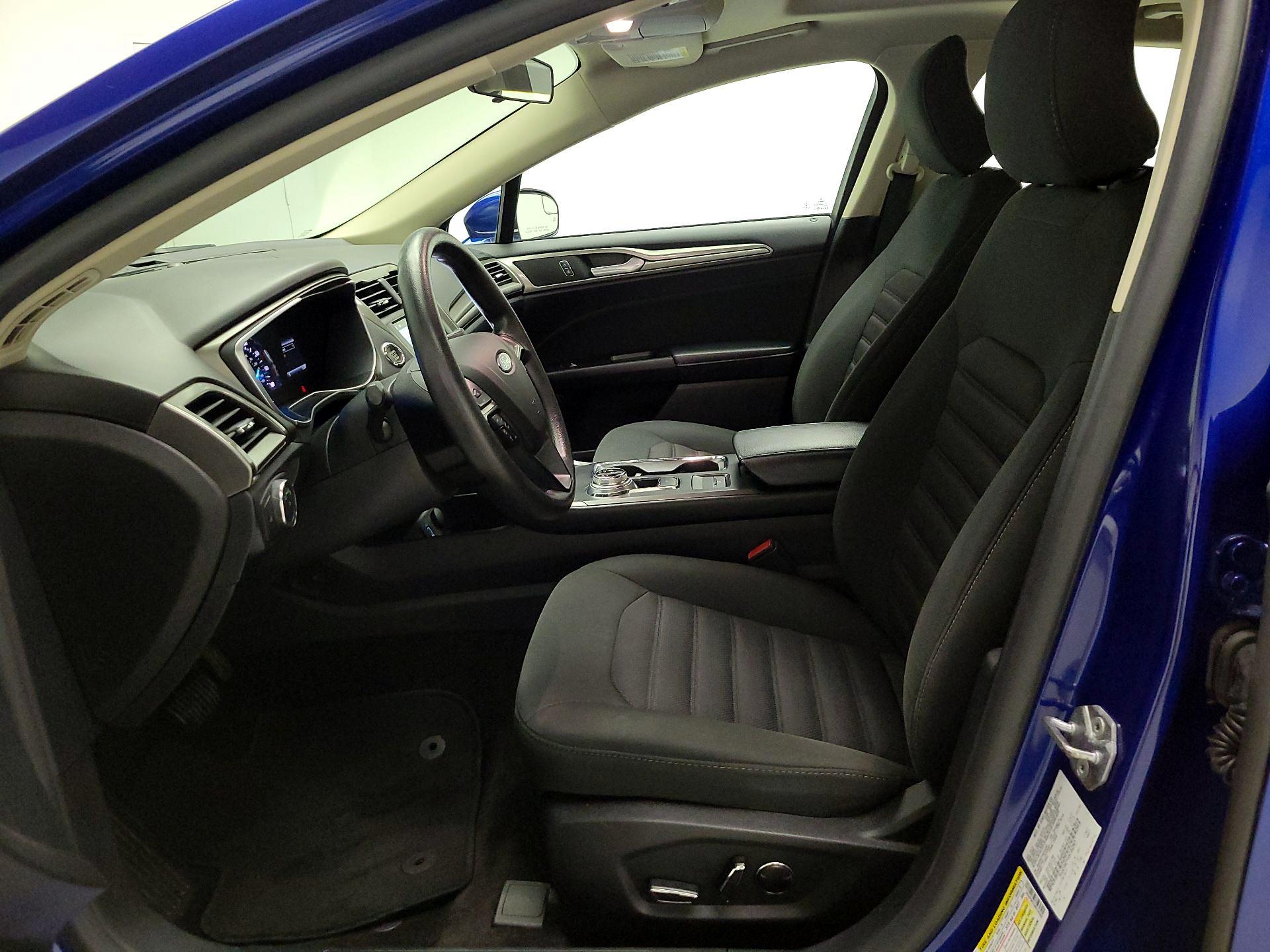 Thumbnail: 2017 Ford Fusion - 11