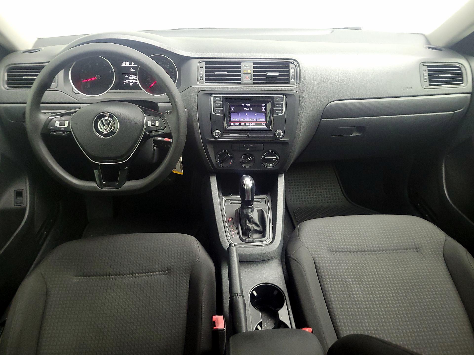 Thumbnail: 2016 Volkswagen Jetta - 9