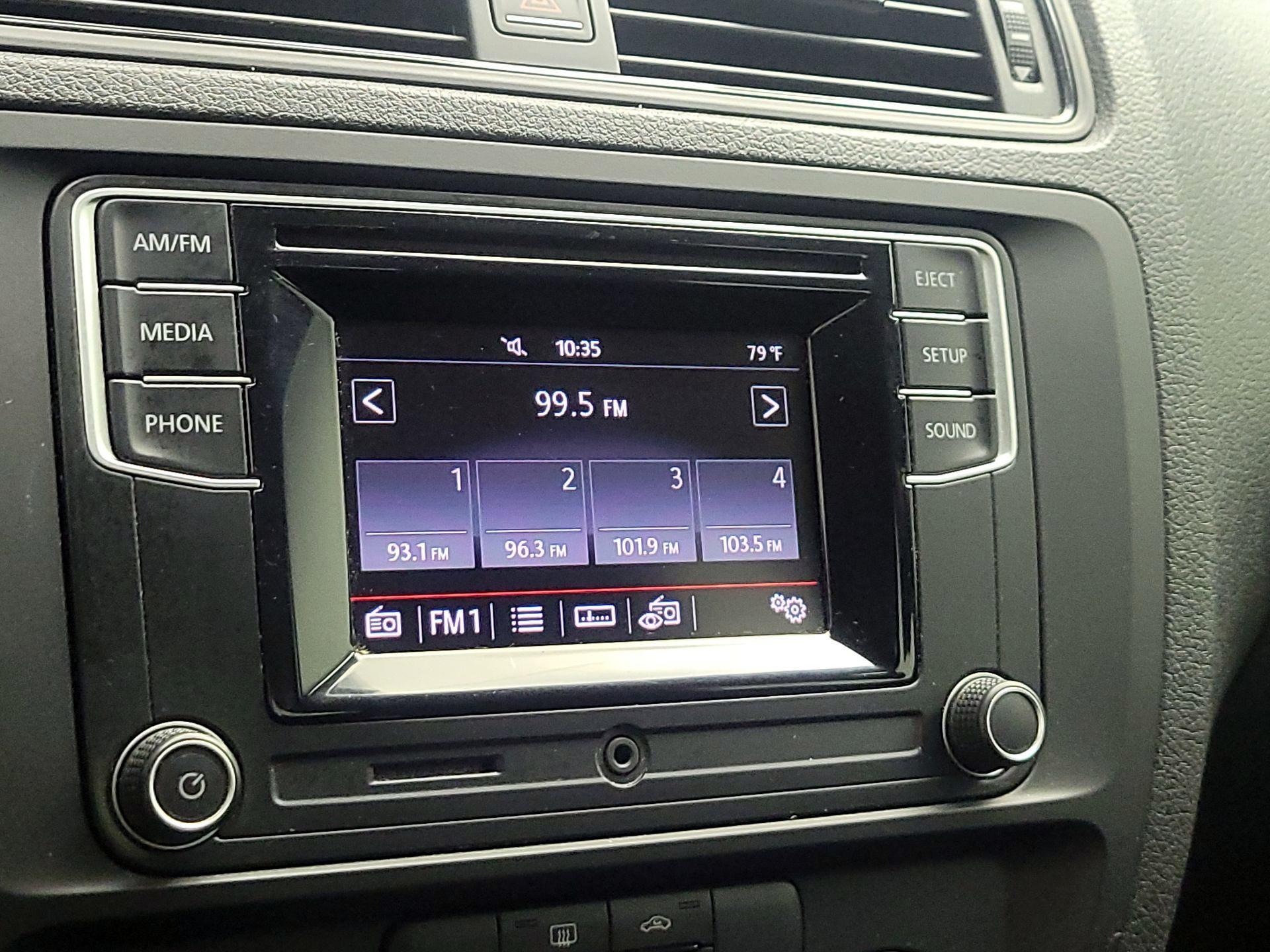 Thumbnail: 2016 Volkswagen Jetta - 14