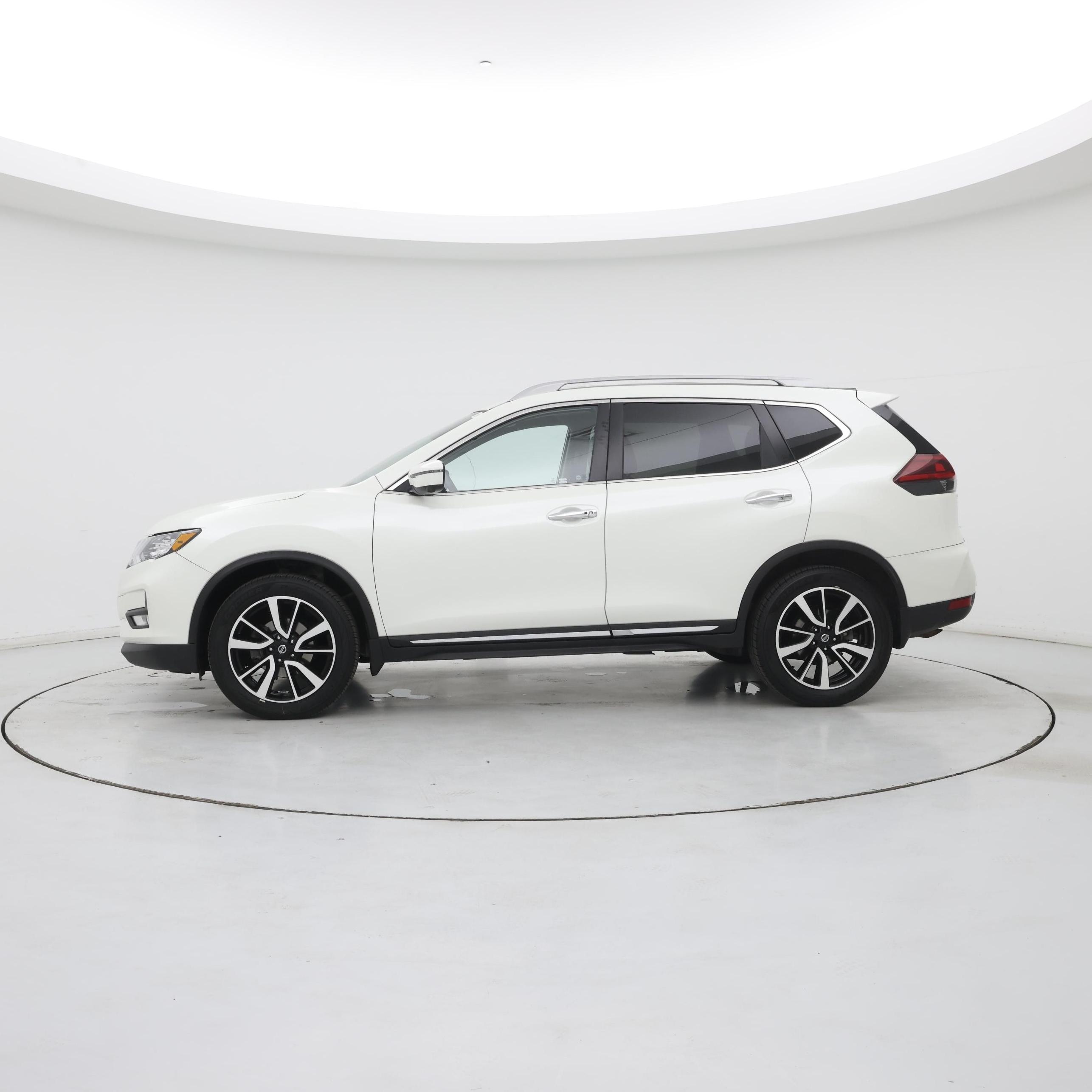 Thumbnail: 2020 Nissan Rogue - 3