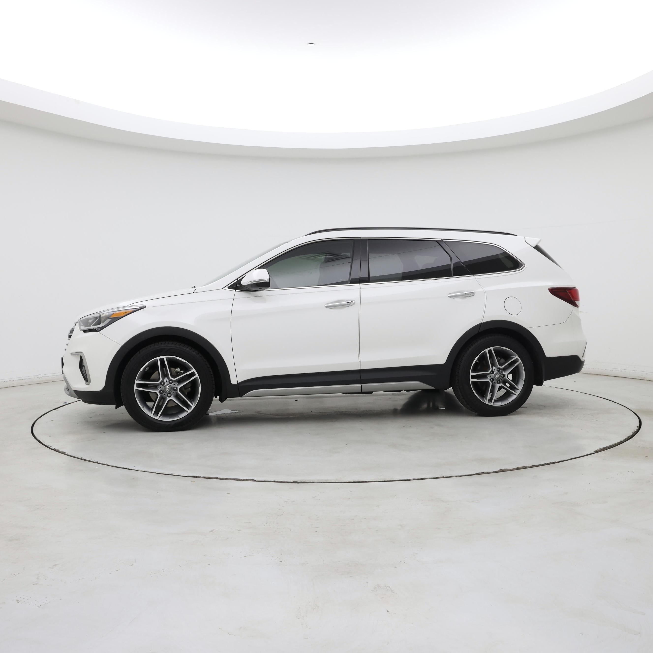 Thumbnail: 2017 Hyundai Santa Fe - 3