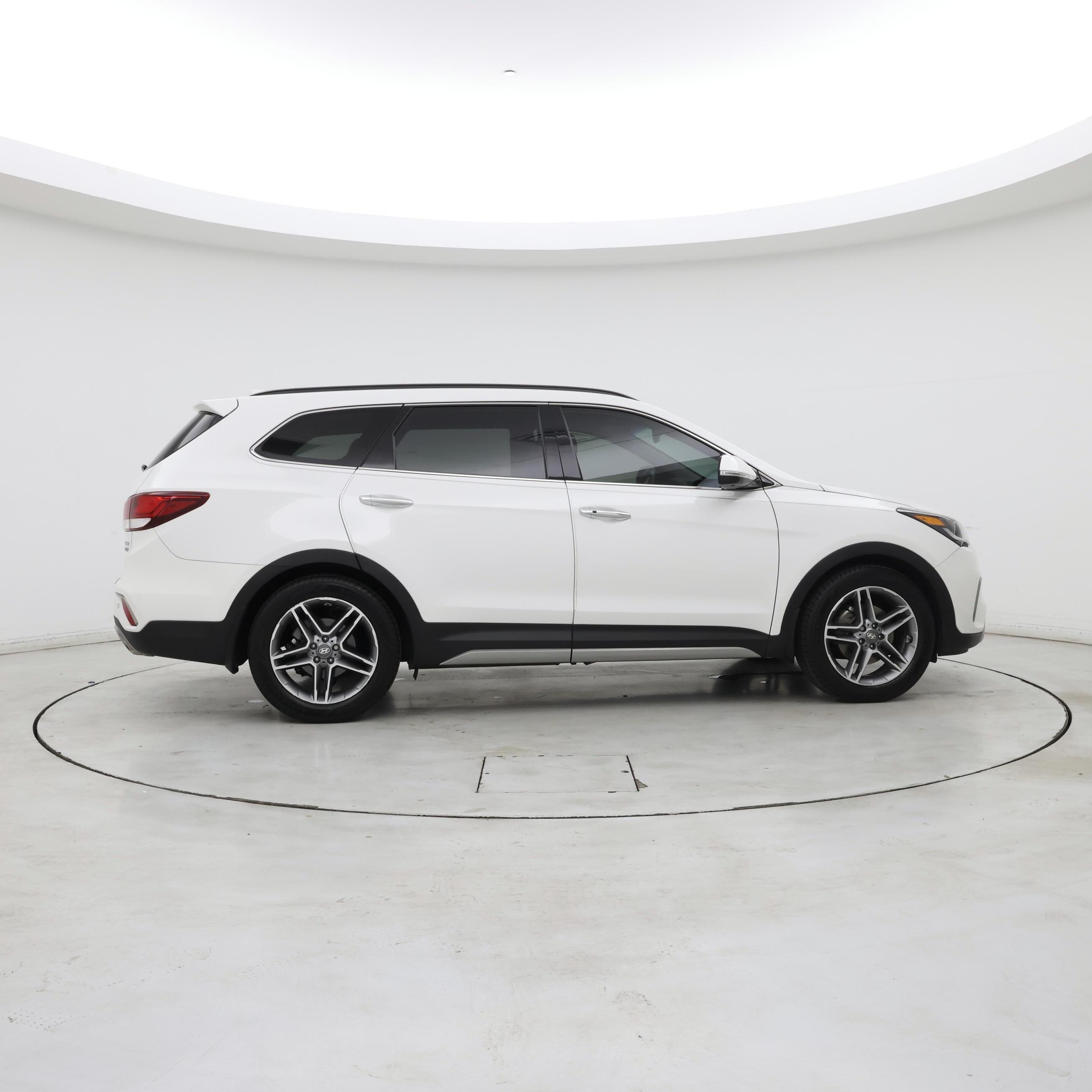 Thumbnail: 2017 Hyundai Santa Fe - 7