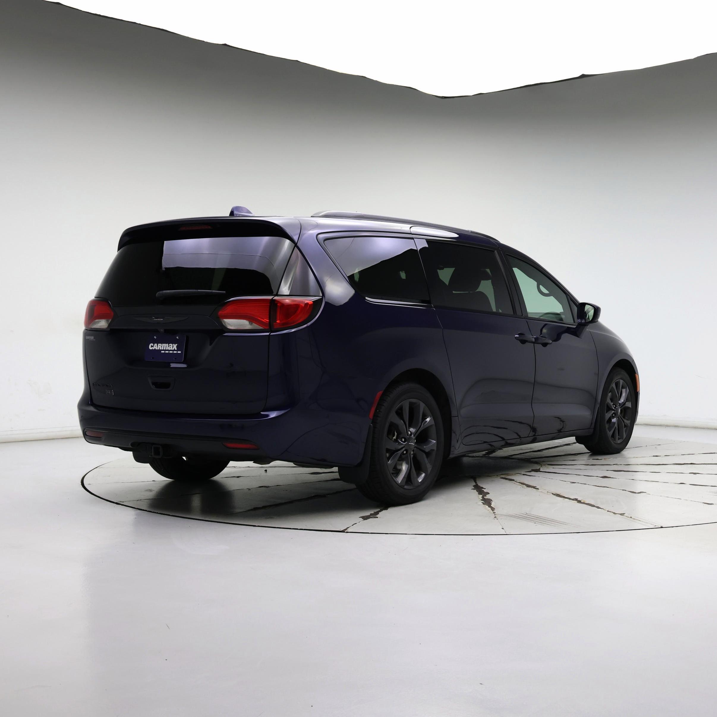 Thumbnail: 2020 Chrysler Pacifica - 8