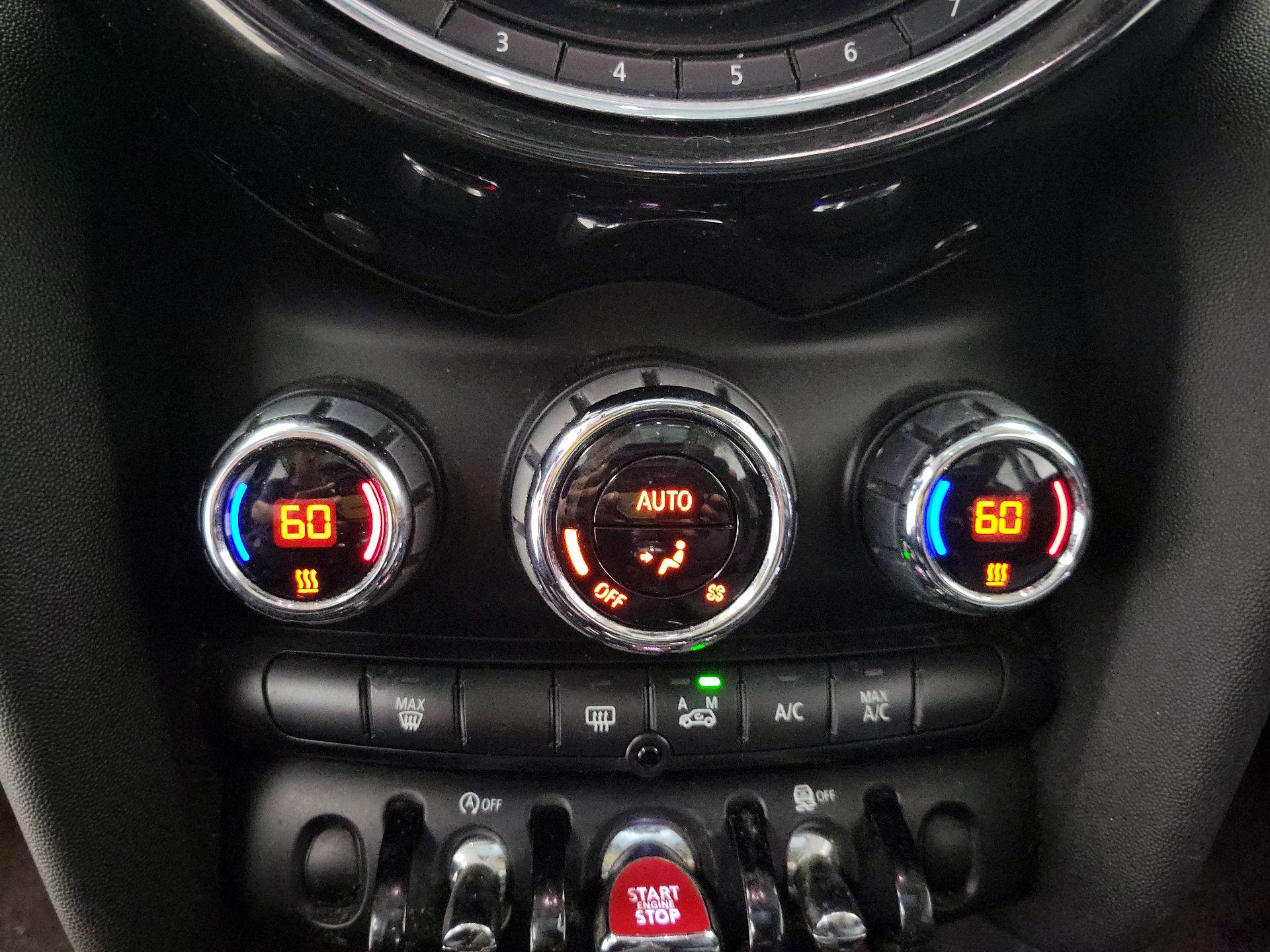 Thumbnail: 2015 MINI Cooper Hardtop - 14