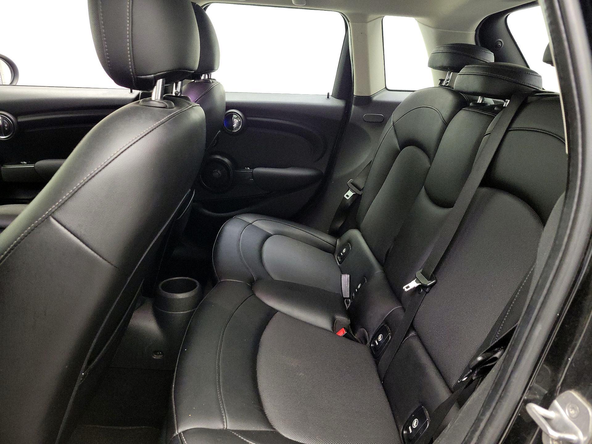 Thumbnail: 2015 MINI Cooper Hardtop - 18