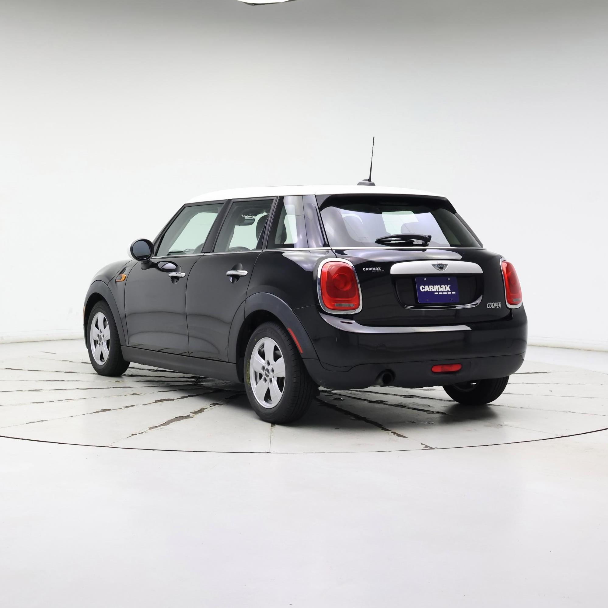Thumbnail: 2015 MINI Cooper Hardtop - 2