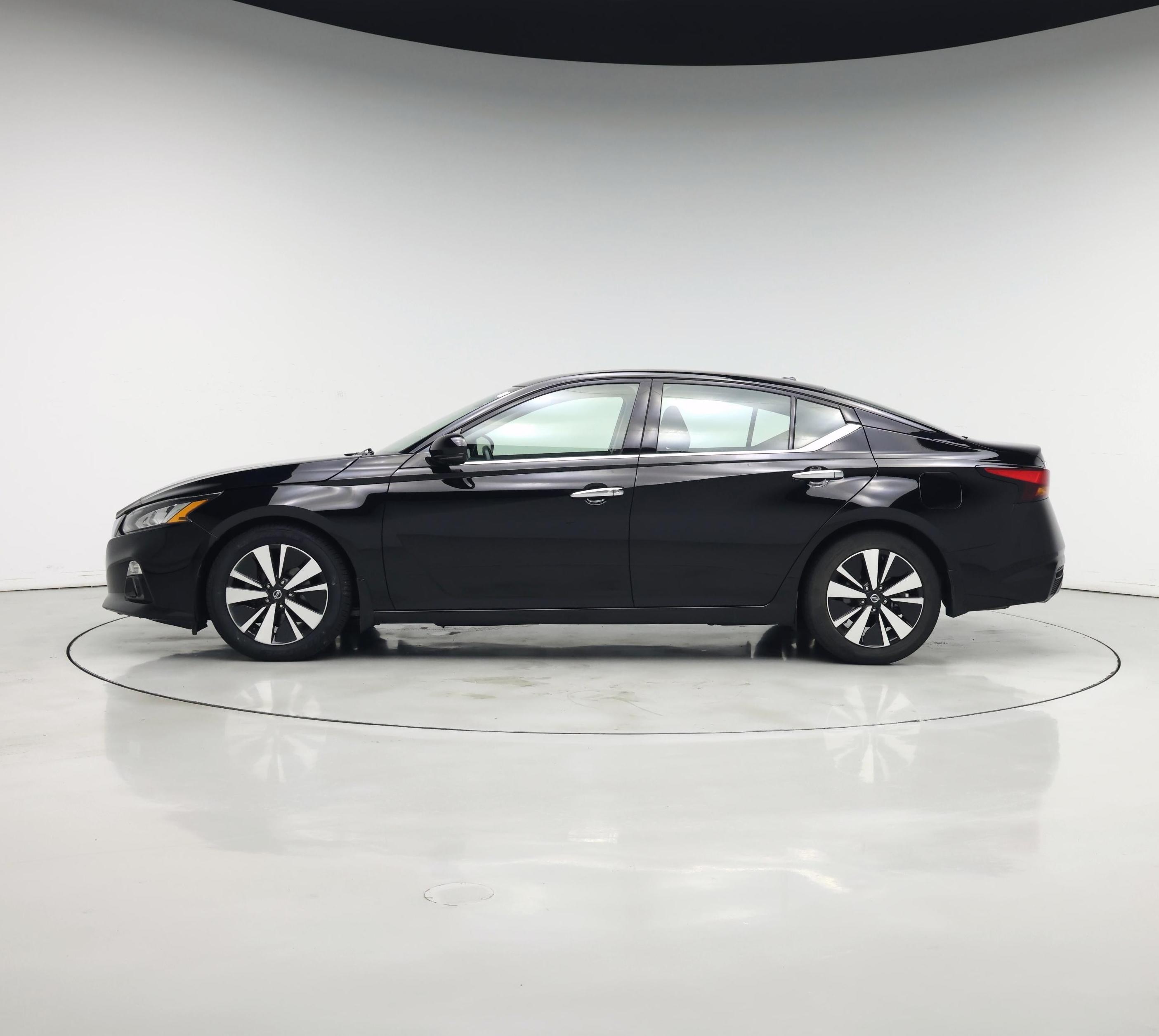 Thumbnail: 2020 Nissan Altima - 3