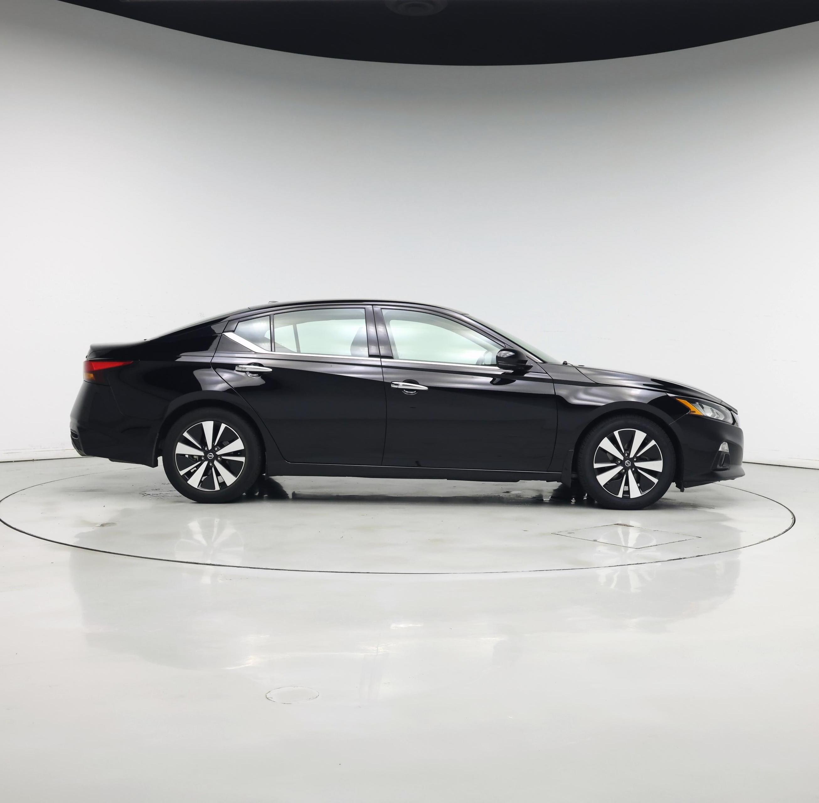 Thumbnail: 2020 Nissan Altima - 7