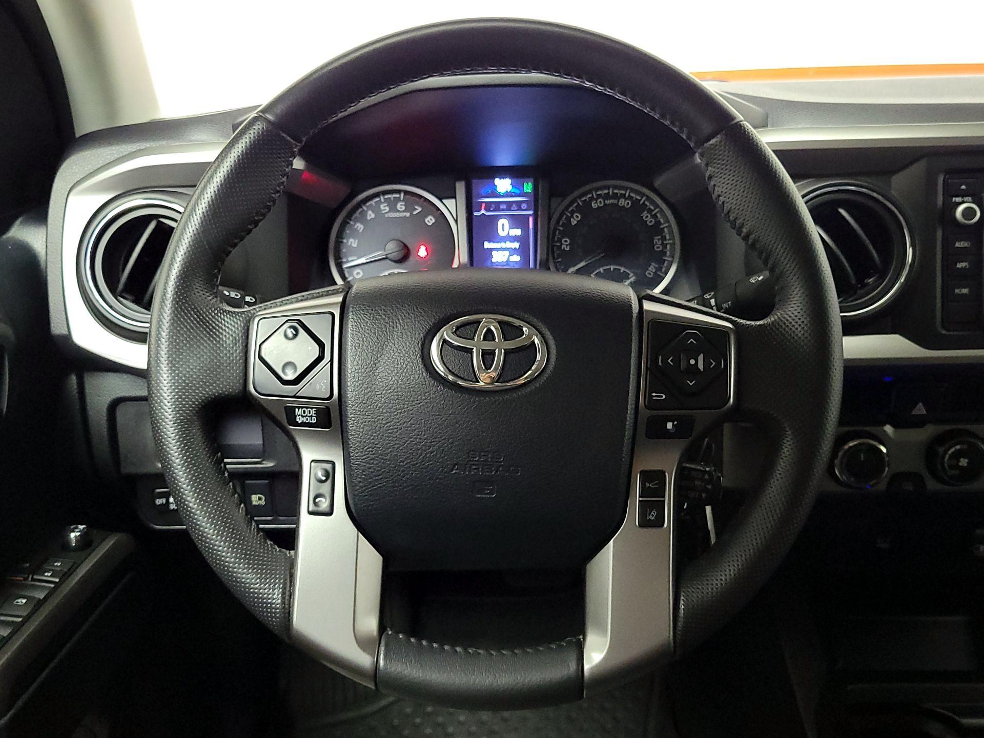 Thumbnail: 2018 Toyota Tacoma - 10