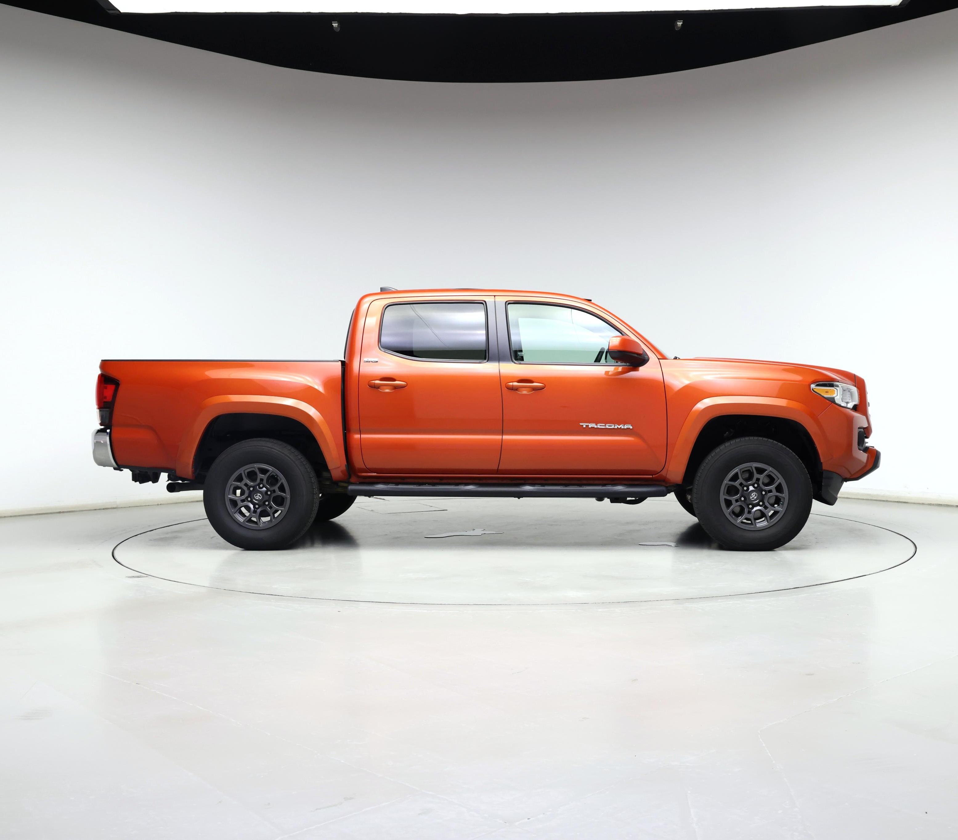Thumbnail: 2018 Toyota Tacoma - 7