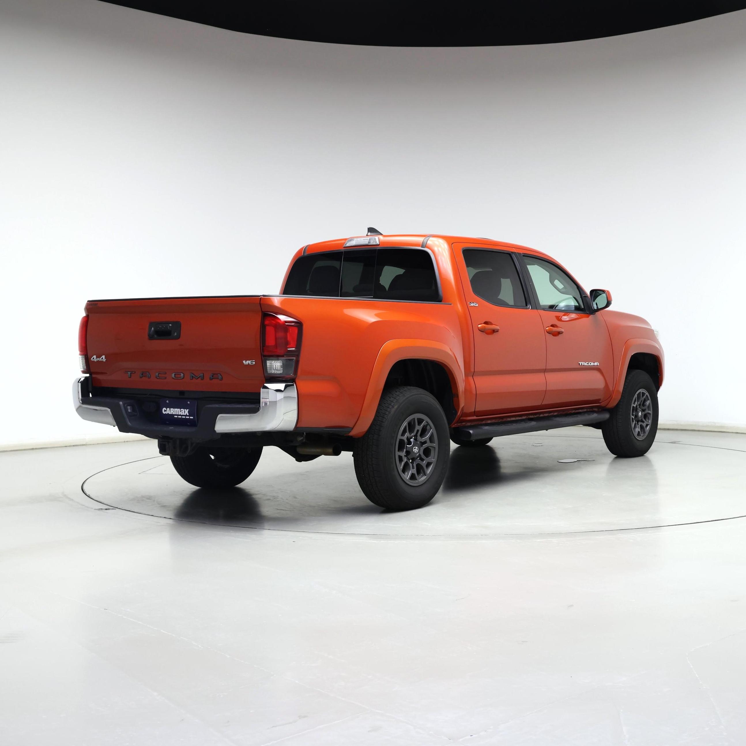 Thumbnail: 2018 Toyota Tacoma - 8