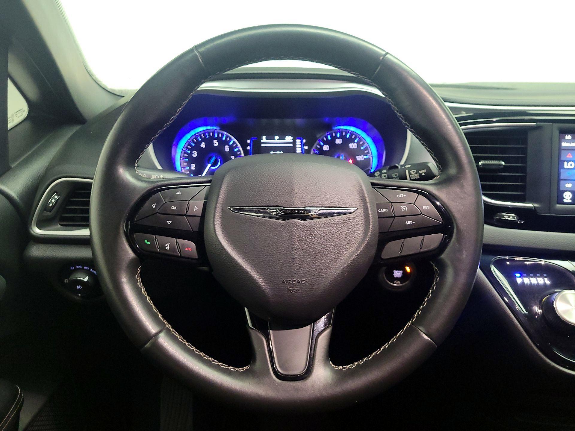 Thumbnail: 2020 Chrysler Pacifica - 10