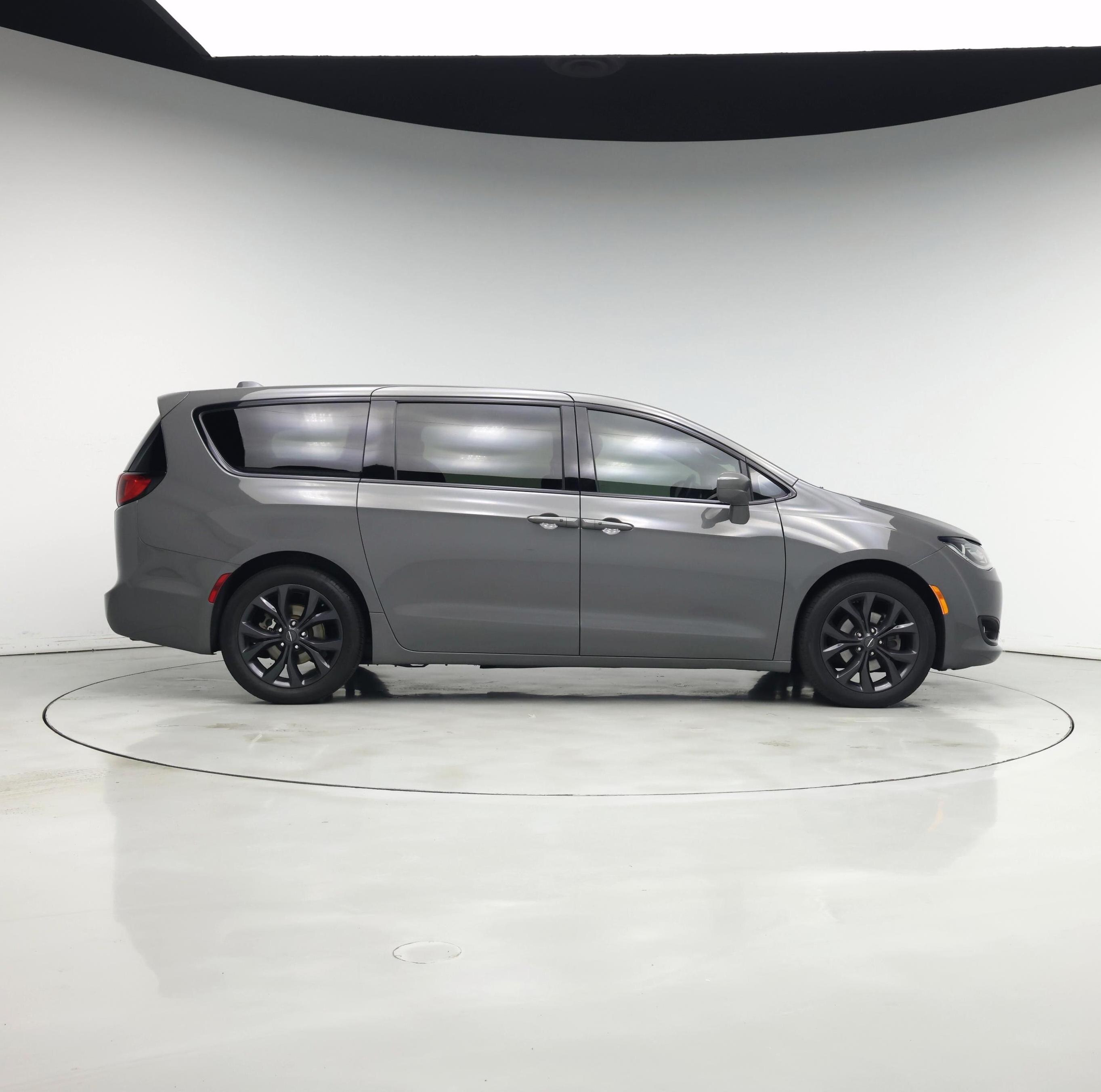 Thumbnail: 2020 Chrysler Pacifica - 7