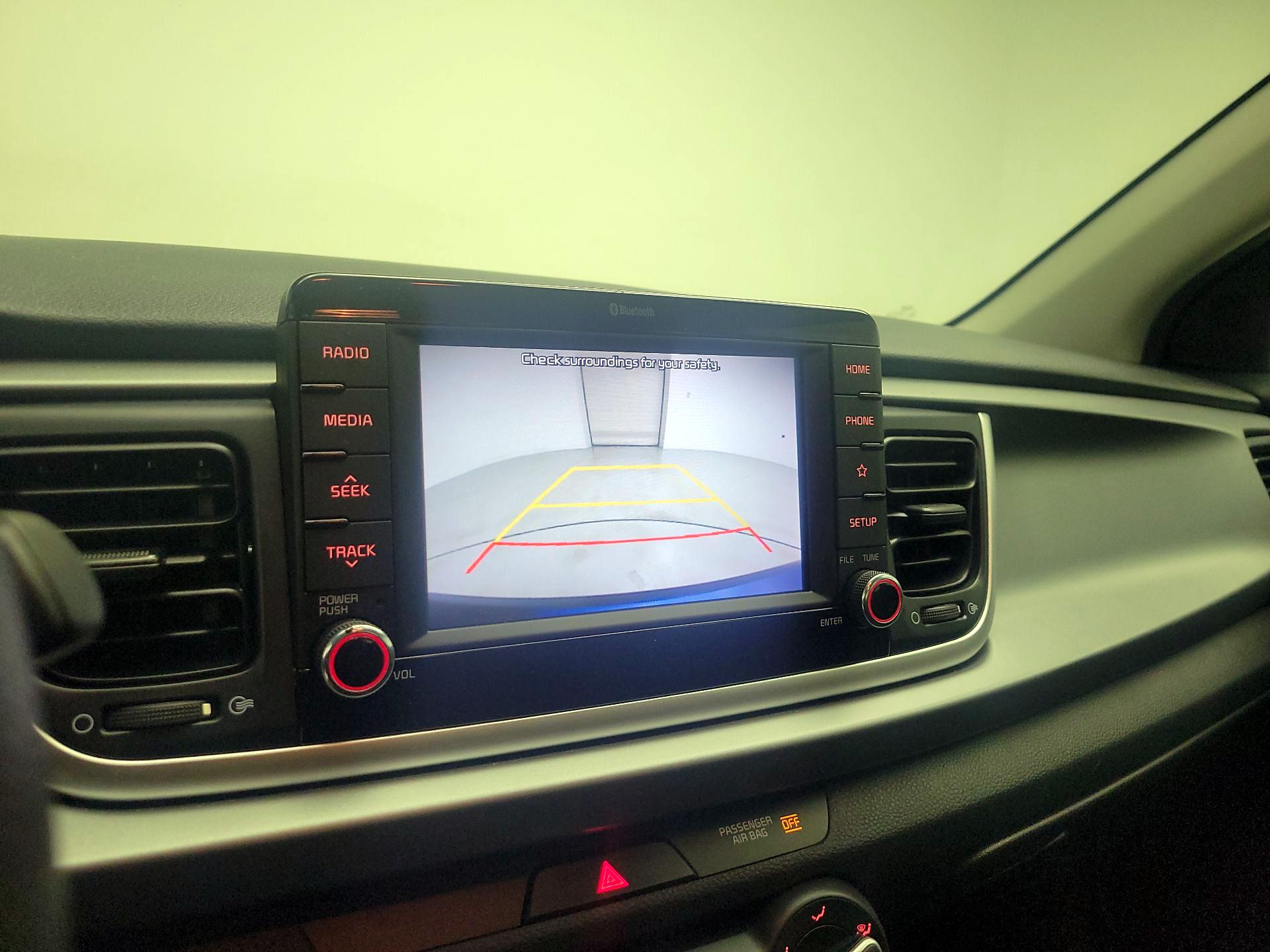 Thumbnail: 2019 Kia Rio - 13