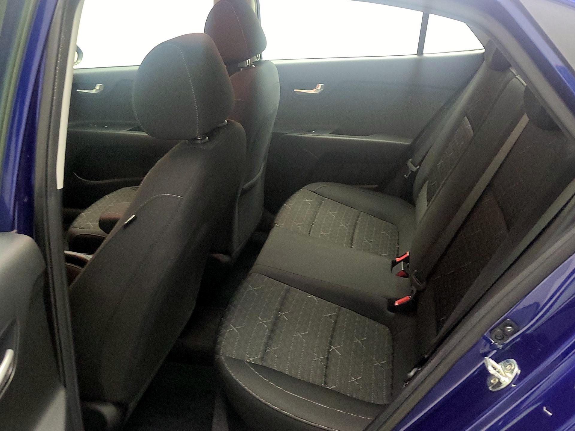 Thumbnail: 2019 Kia Rio - 17