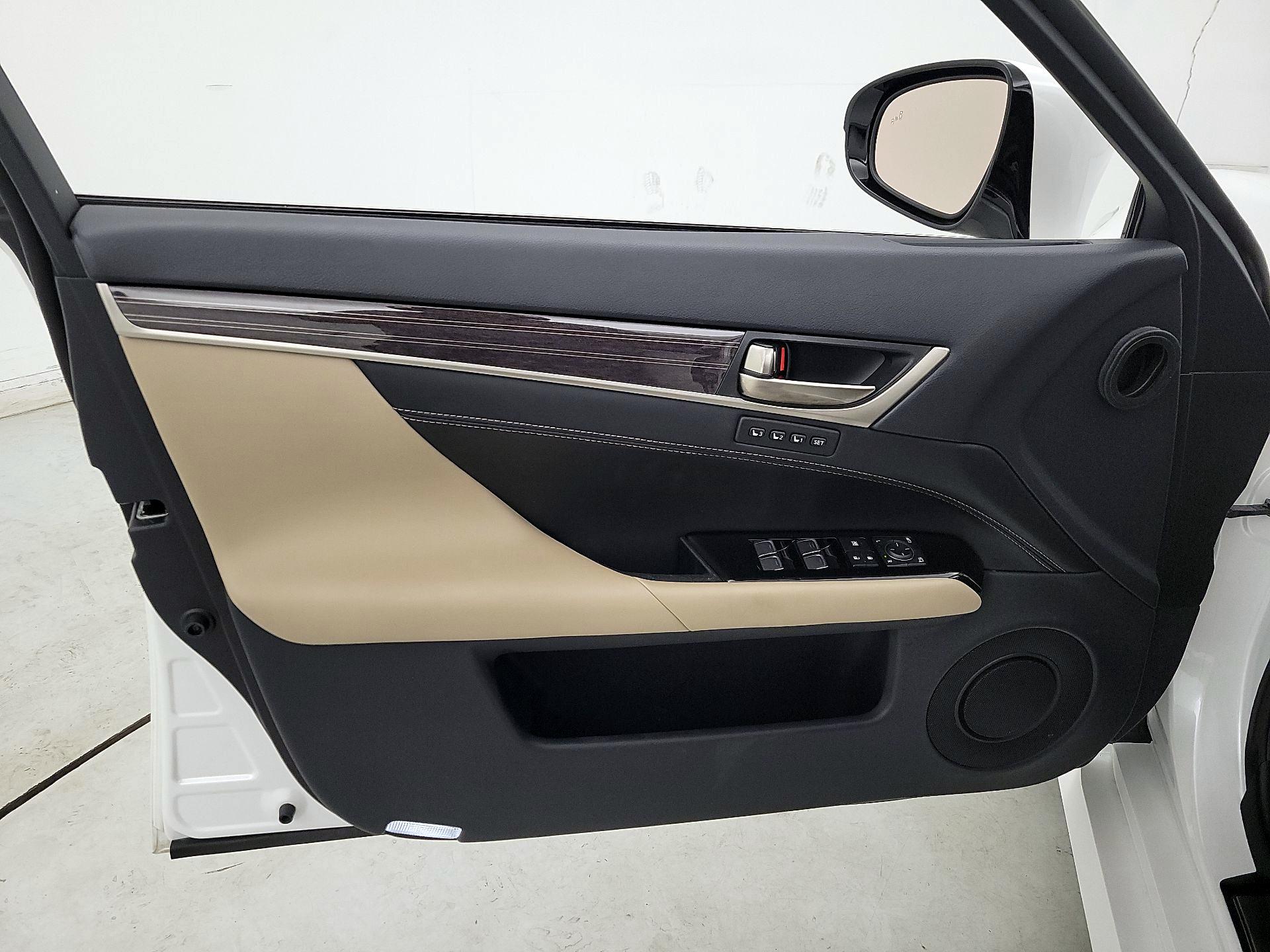 Thumbnail: 2019 Lexus GS - 12