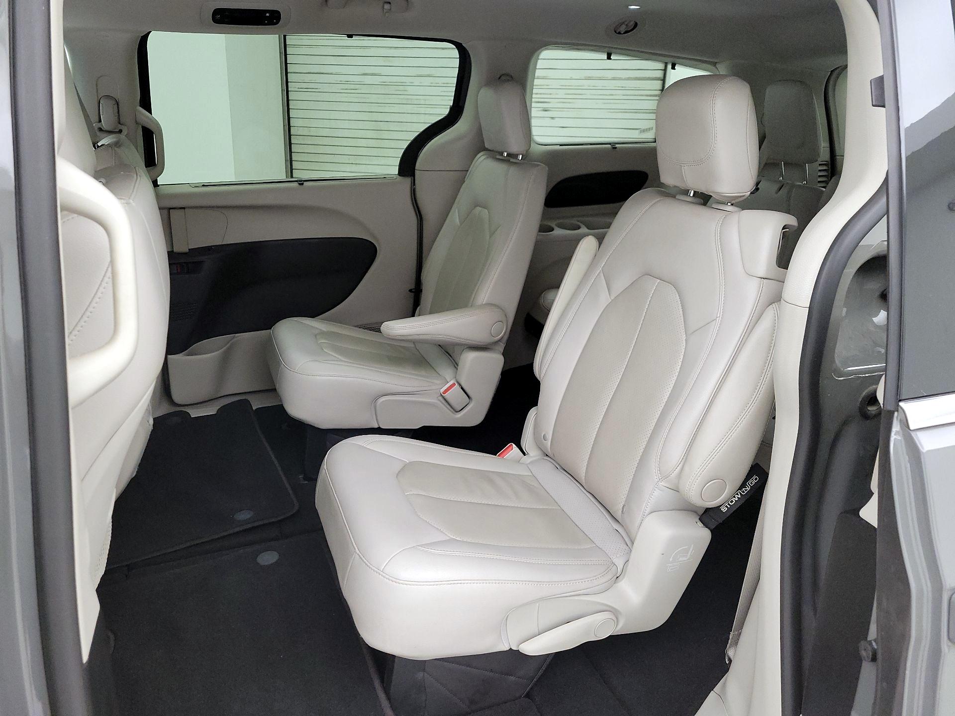 Thumbnail: 2021 Chrysler Pacifica - 19