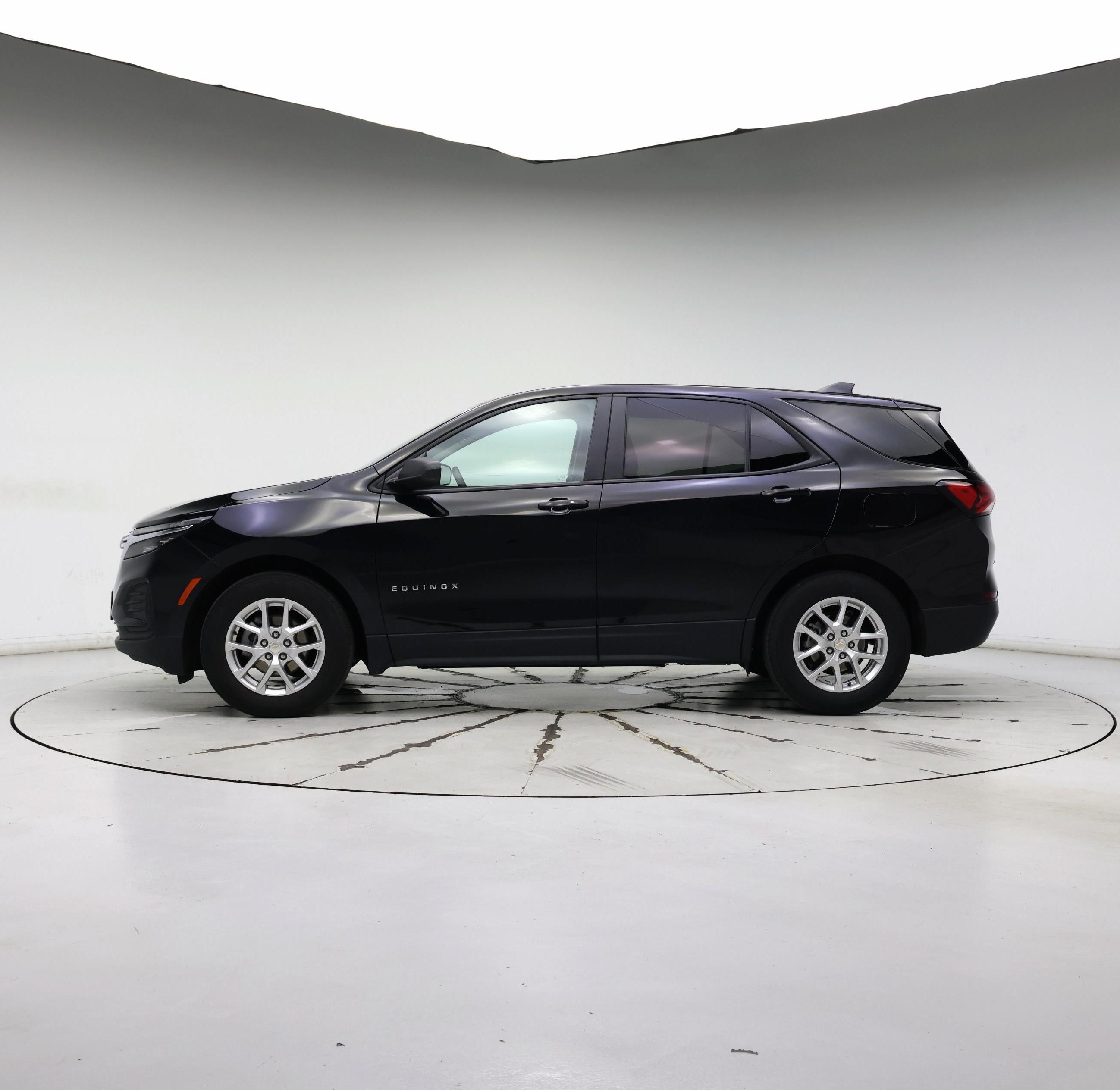 Thumbnail: 2023 Chevrolet Equinox - 3