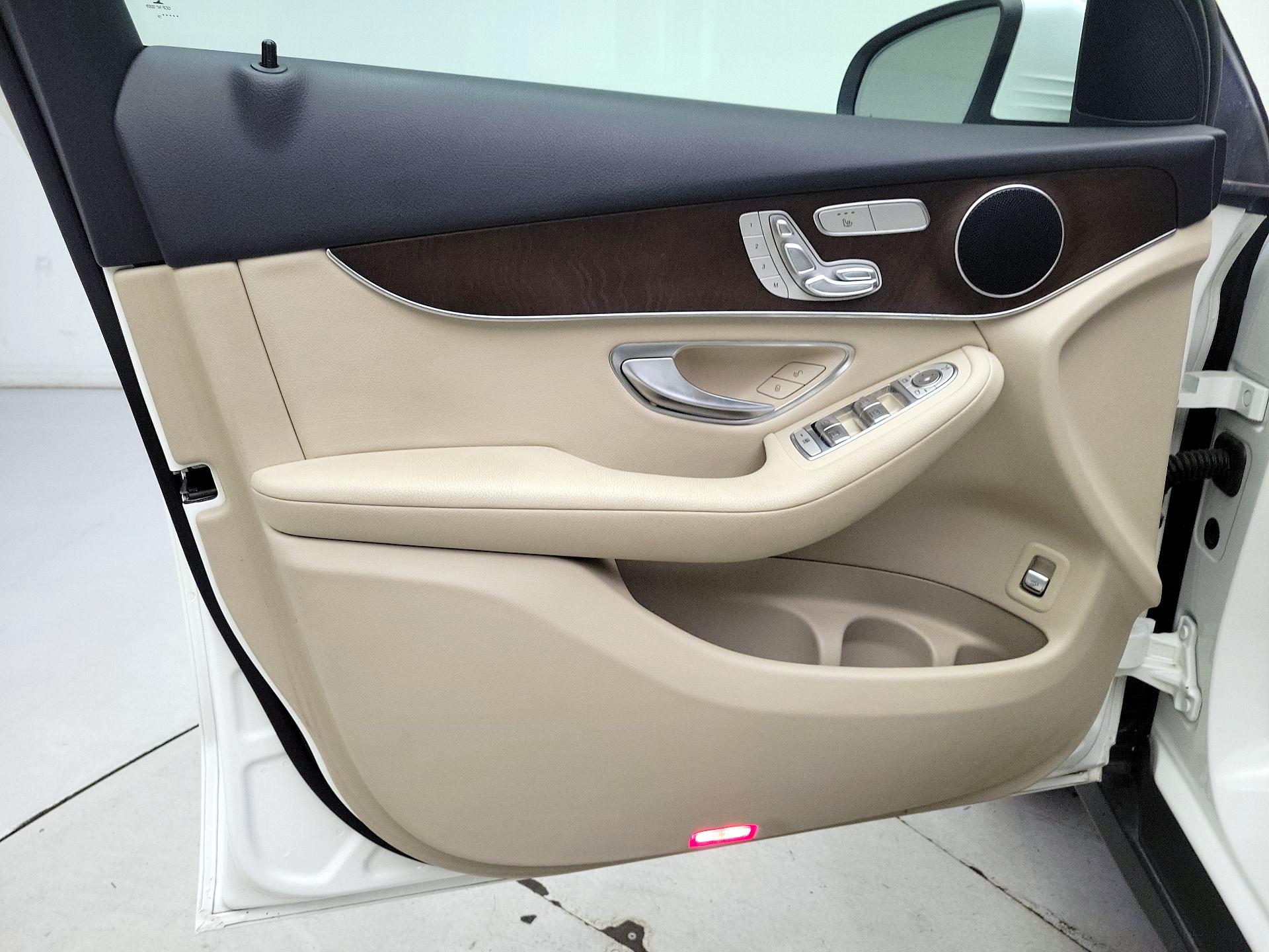 Thumbnail: 2019 Mercedes-Benz GLC - 12