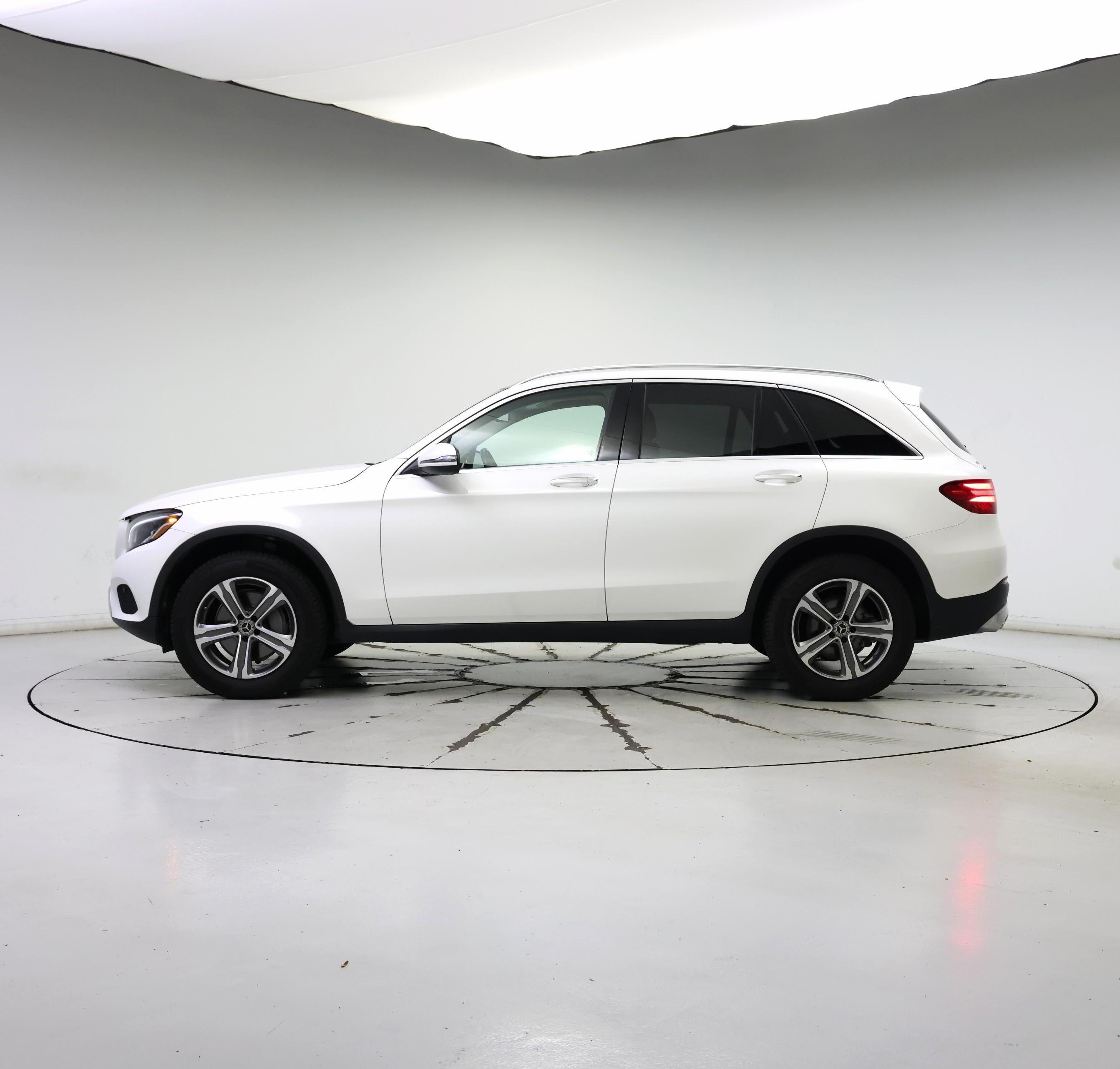 Thumbnail: 2019 Mercedes-Benz GLC - 3