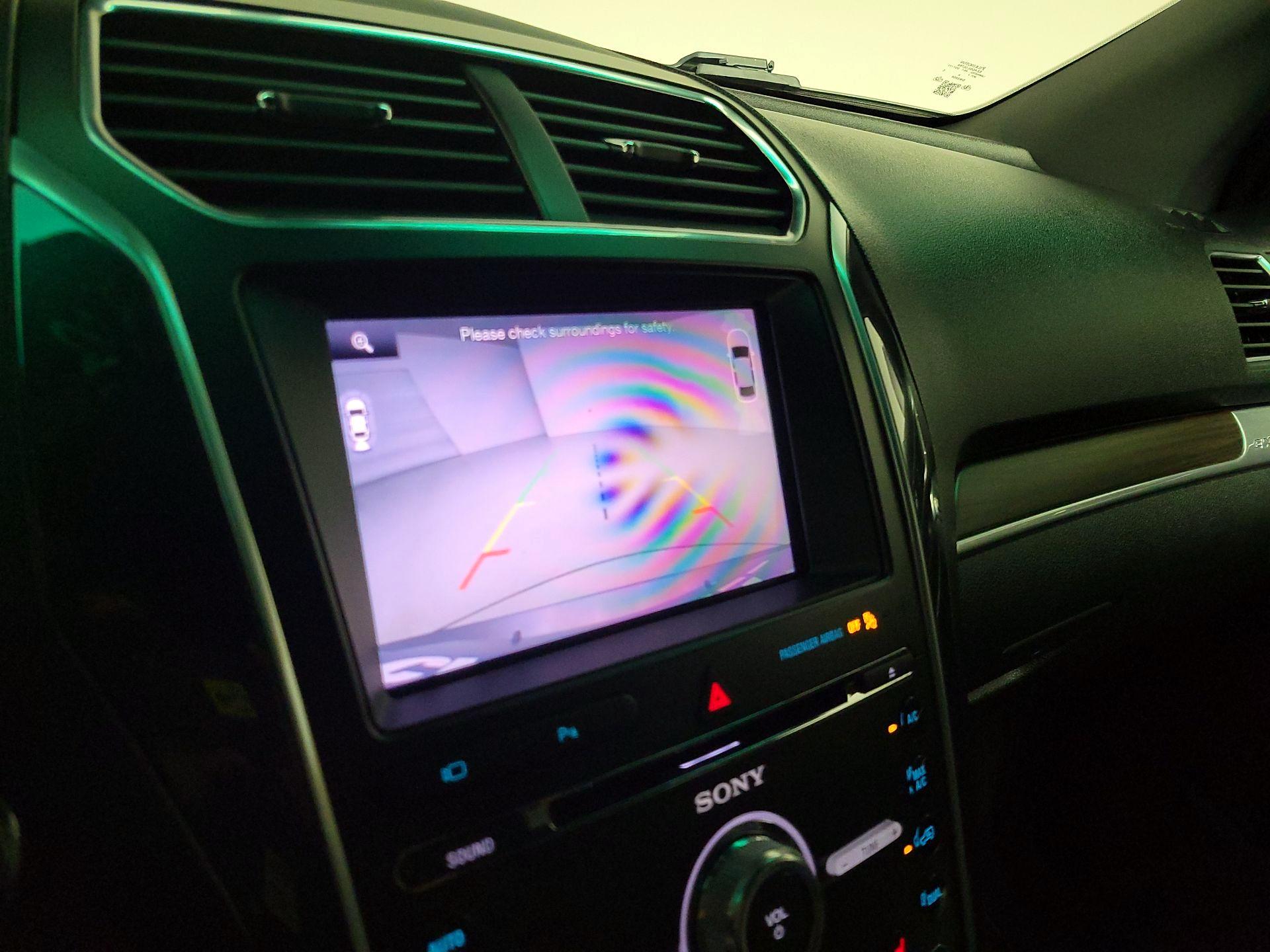 Thumbnail: 2016 Ford Explorer - 15