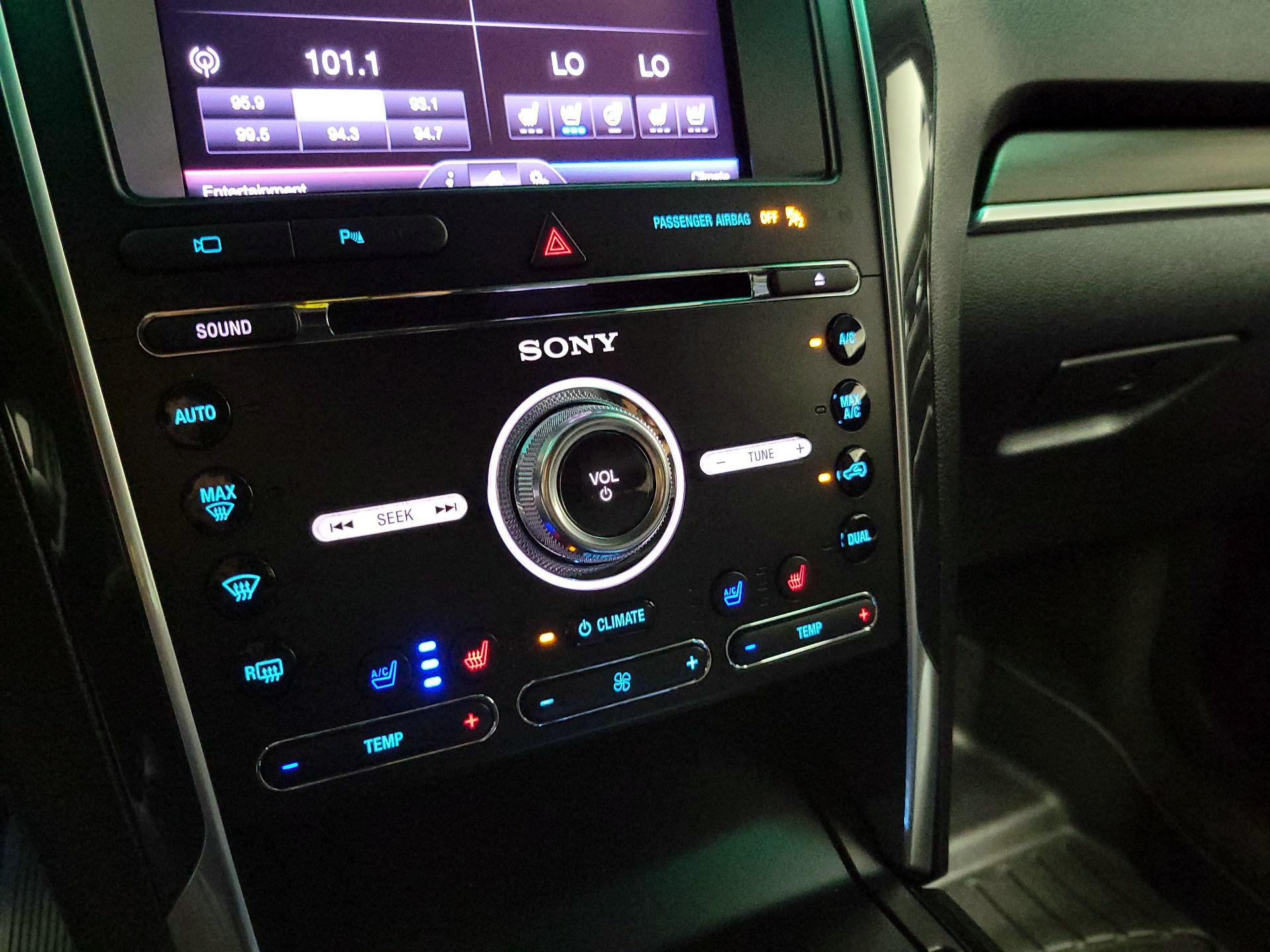 Thumbnail: 2016 Ford Explorer - 17