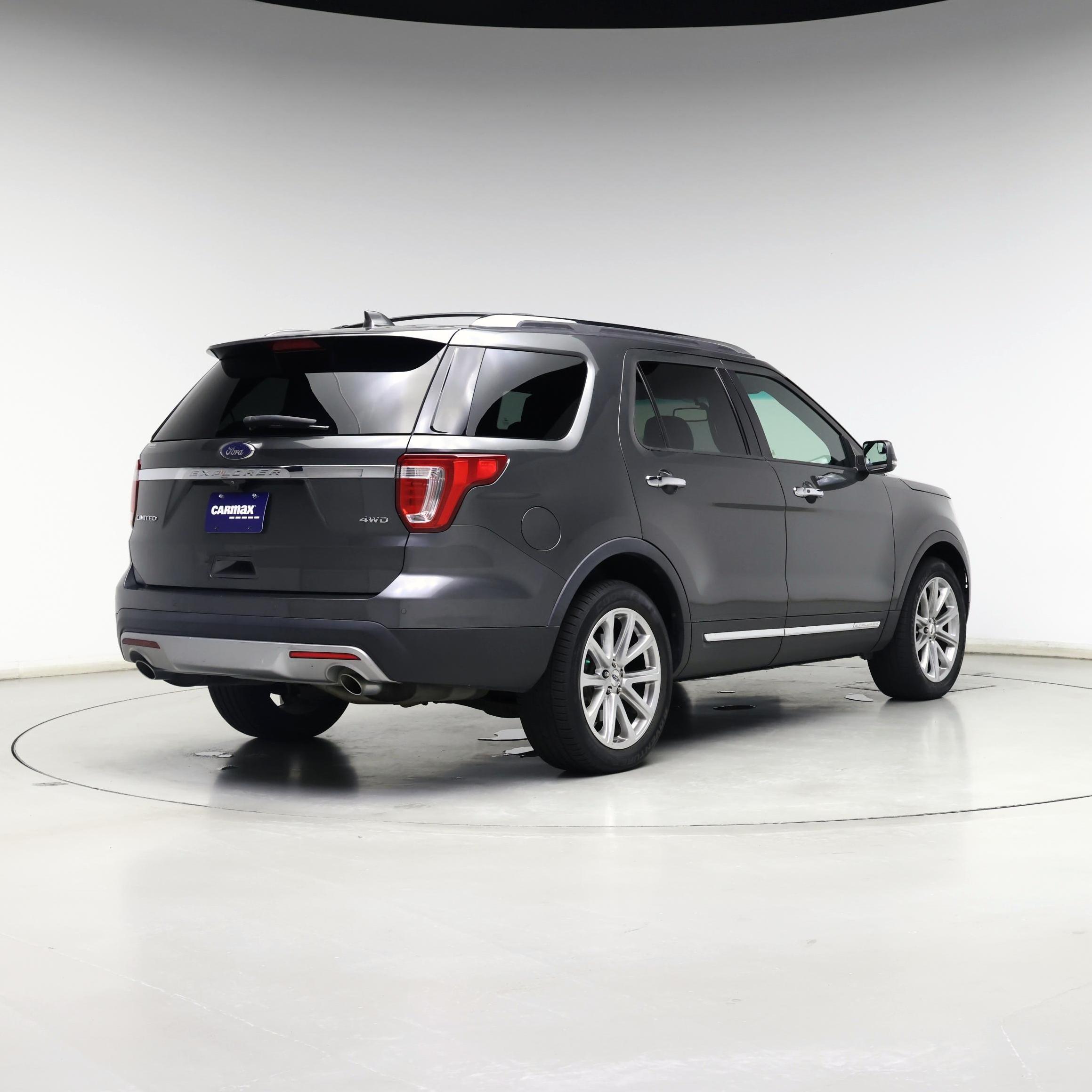 Thumbnail: 2016 Ford Explorer - 8