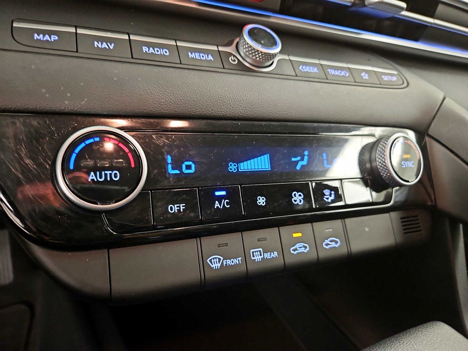 Thumbnail: 2024 Hyundai Elantra - 17