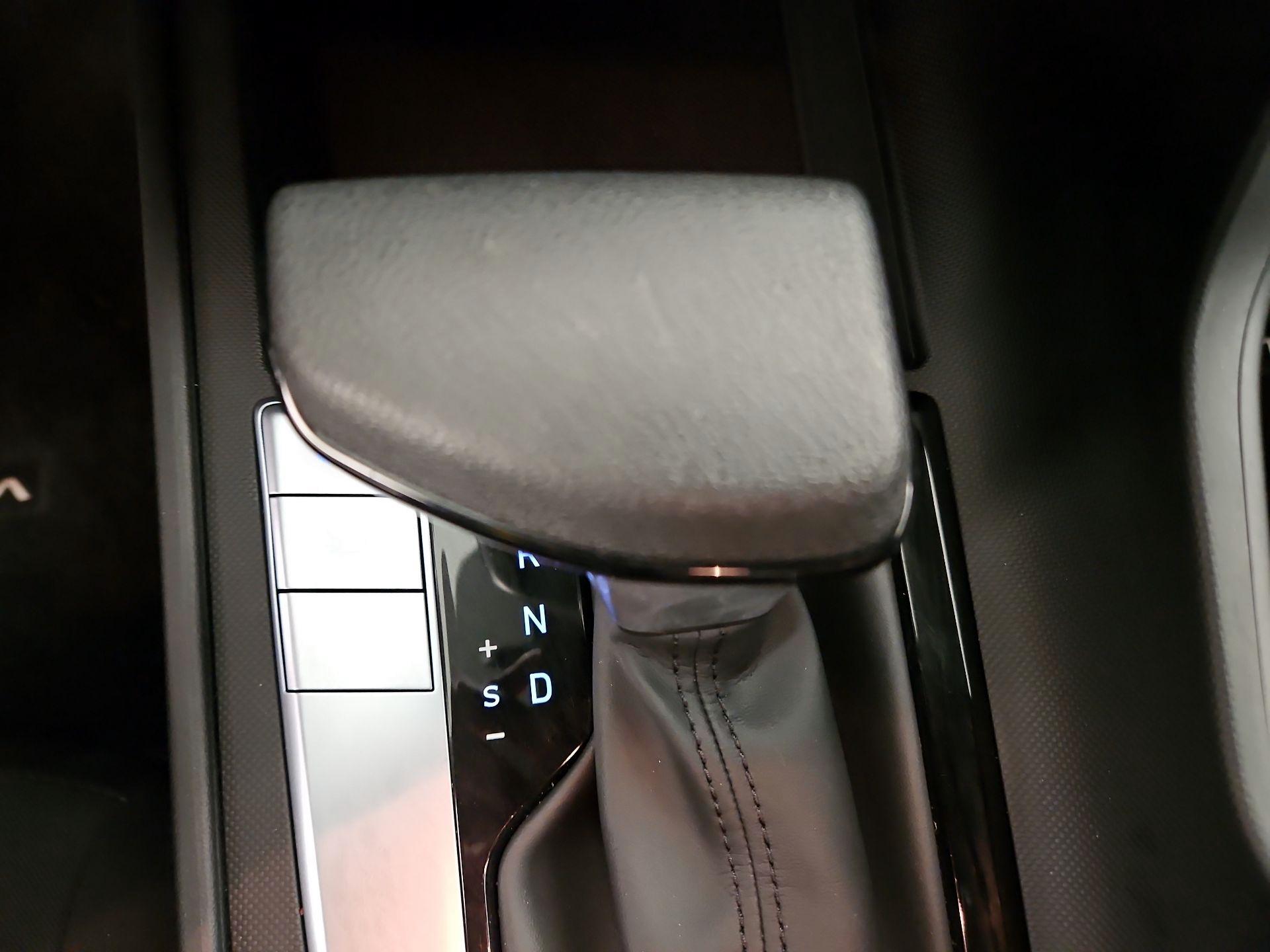 Thumbnail: 2024 Hyundai Elantra - 18