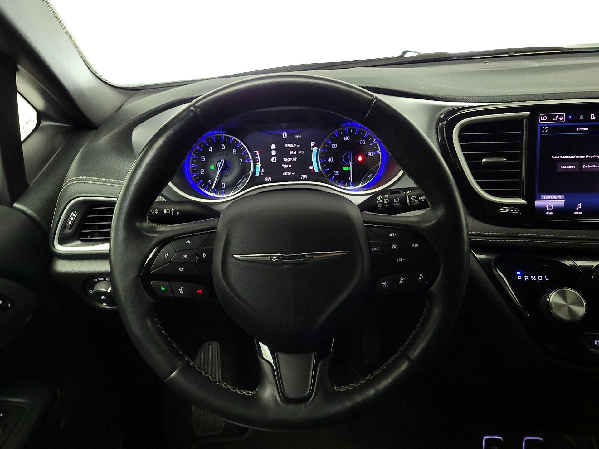 Thumbnail: 2021 Chrysler Pacifica - 10