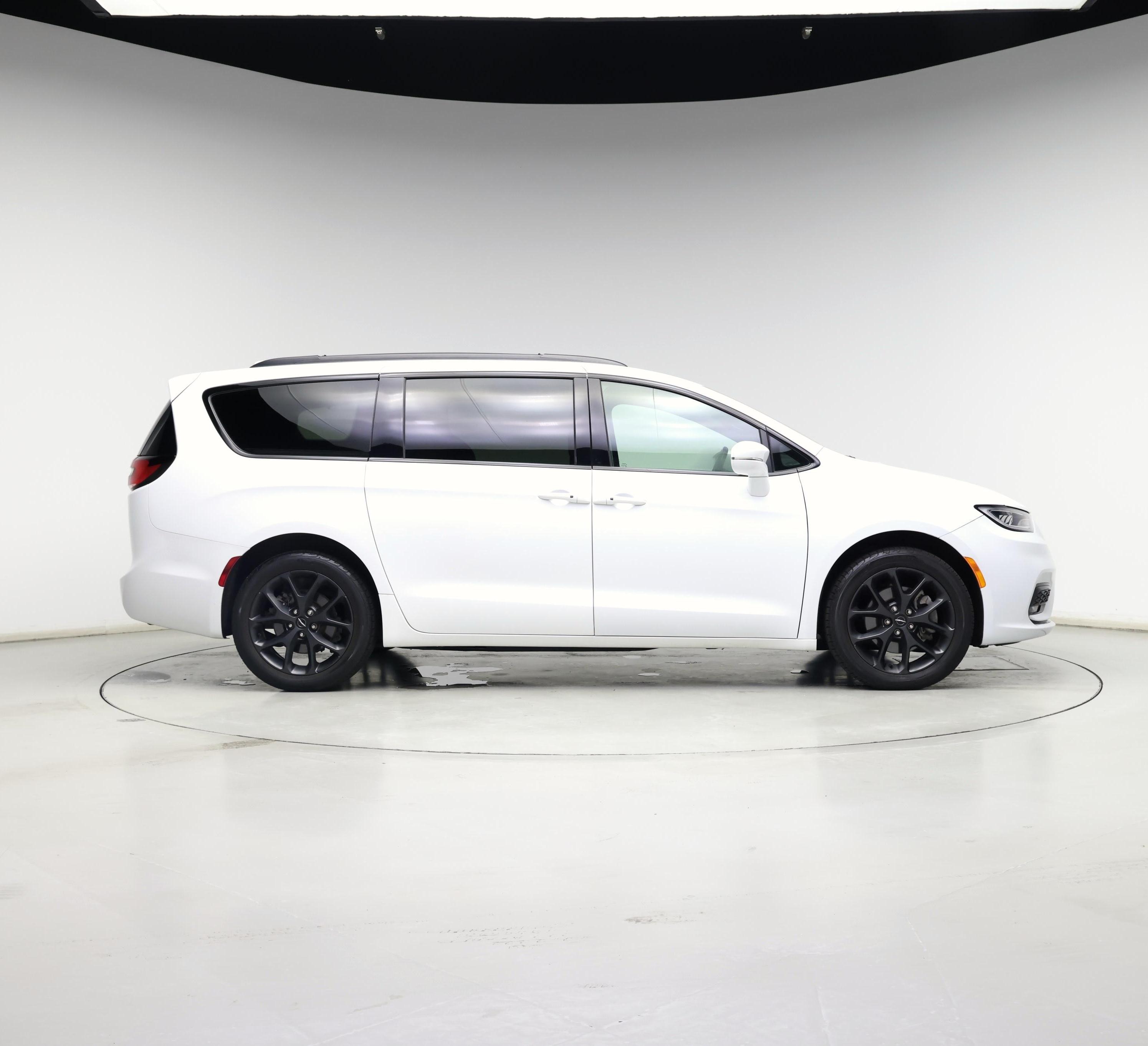 Thumbnail: 2021 Chrysler Pacifica - 7