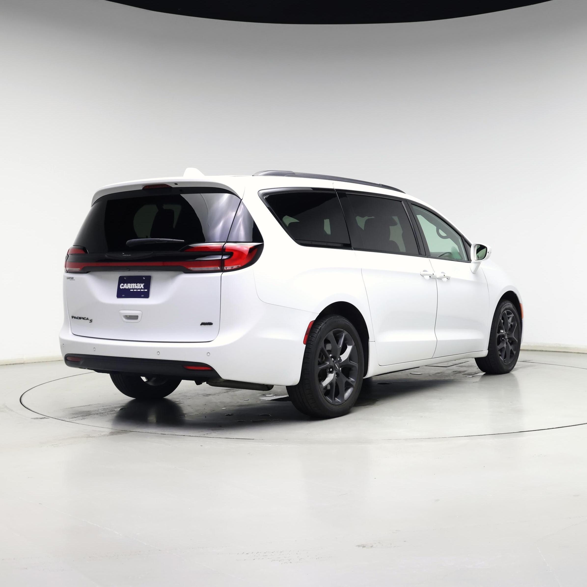 Thumbnail: 2021 Chrysler Pacifica - 8