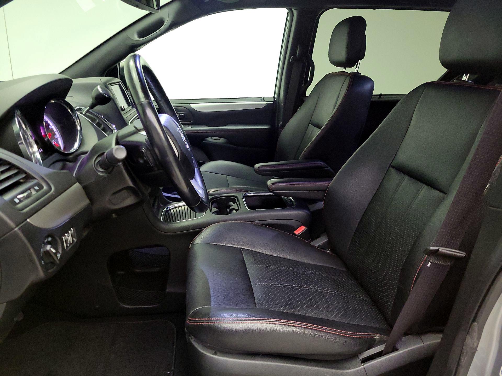 Thumbnail: 2019 Dodge Grand Caravan - 11