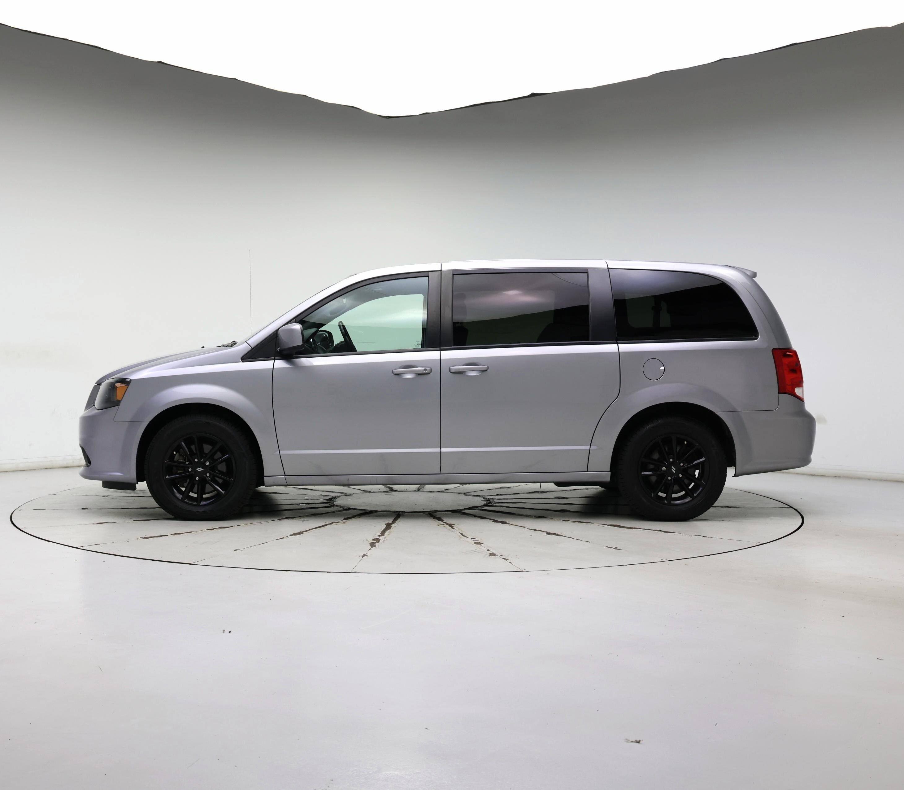 Thumbnail: 2019 Dodge Grand Caravan - 3