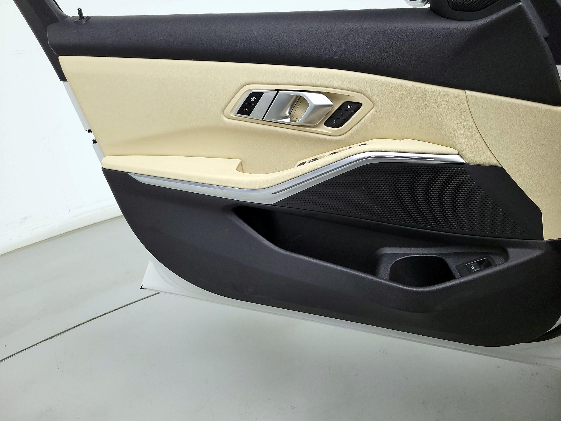 Thumbnail: 2022 BMW 3 Series - 12