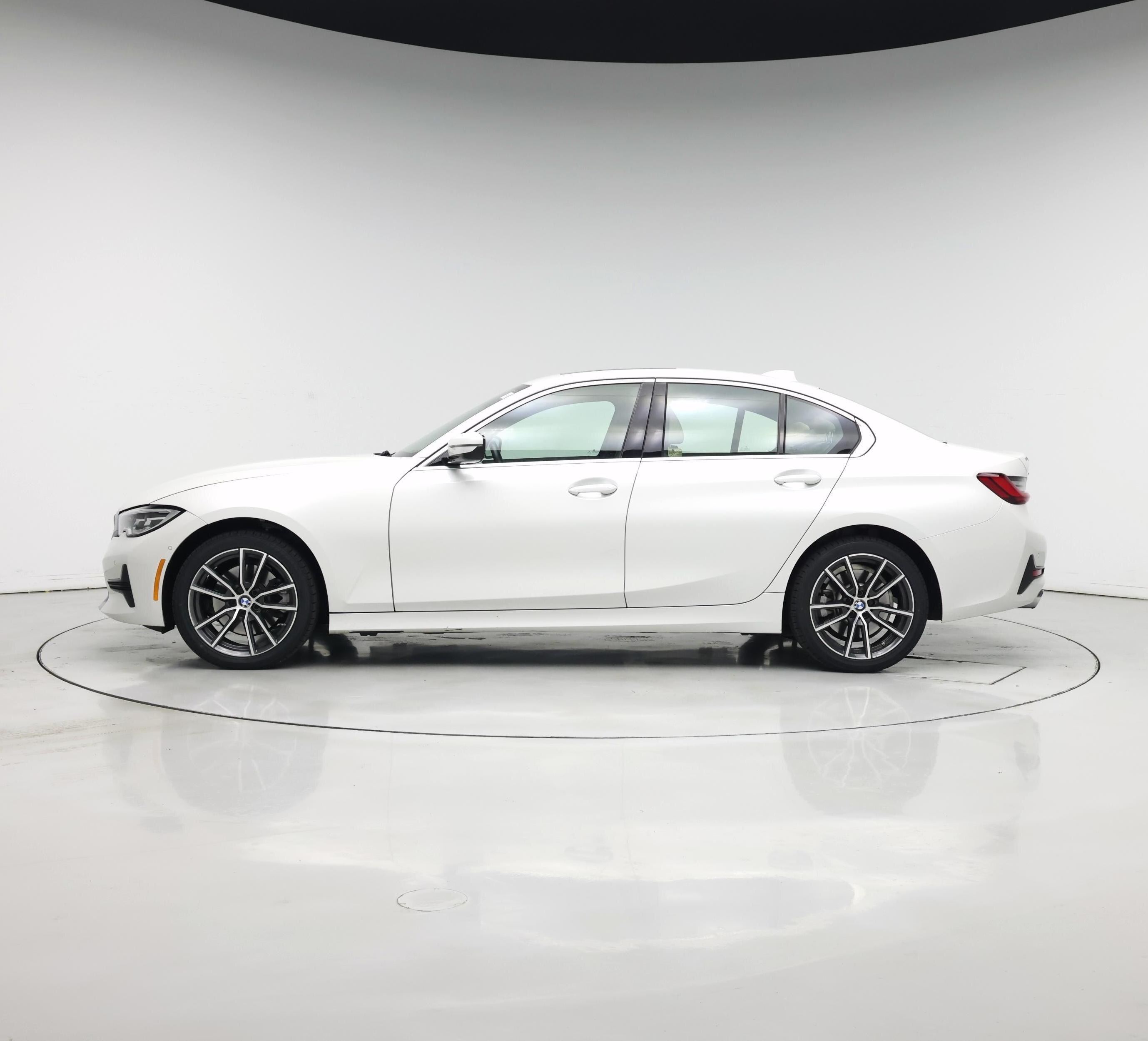 Thumbnail: 2022 BMW 3 Series - 3