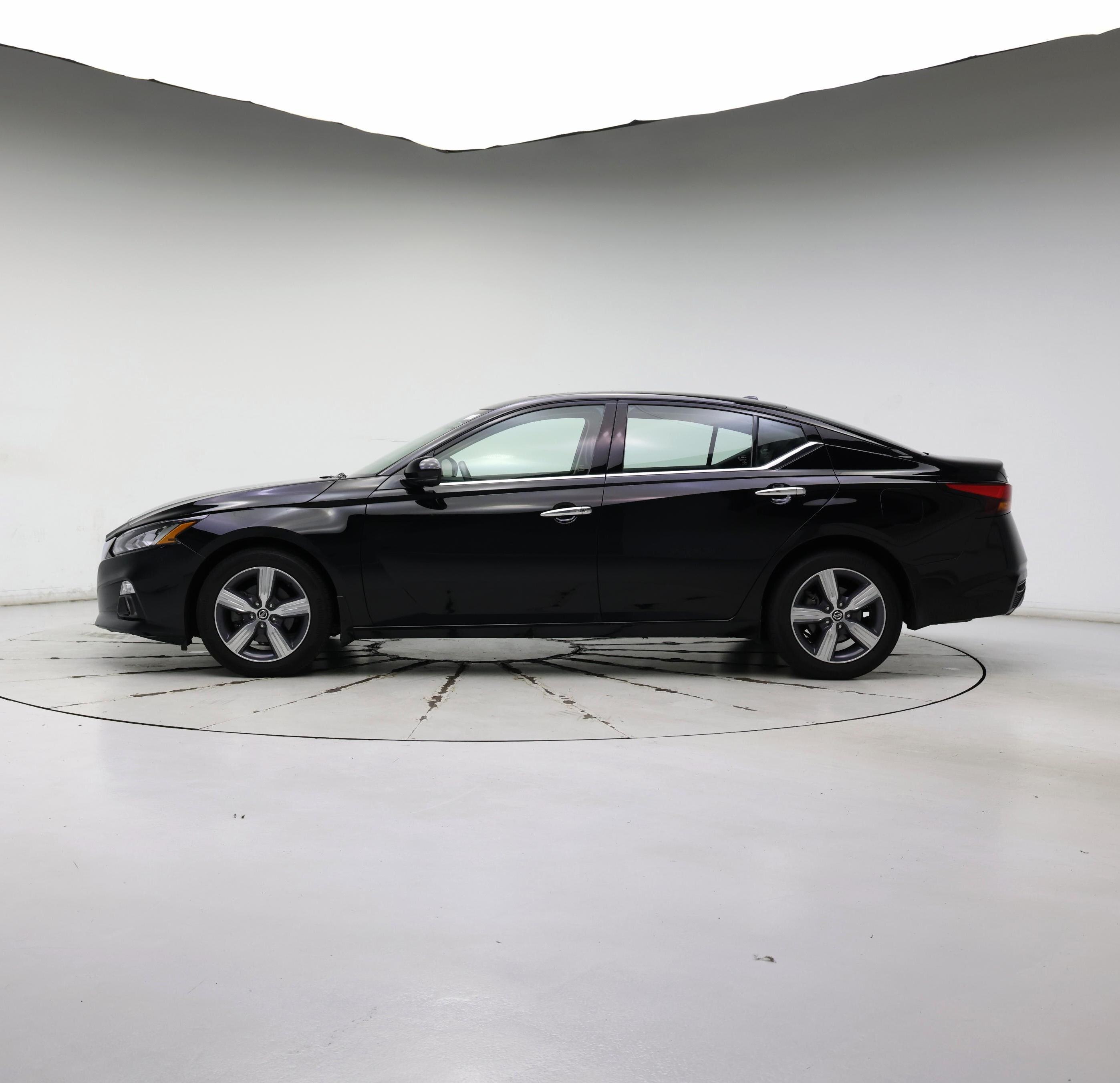 Thumbnail: 2021 Nissan Altima - 3