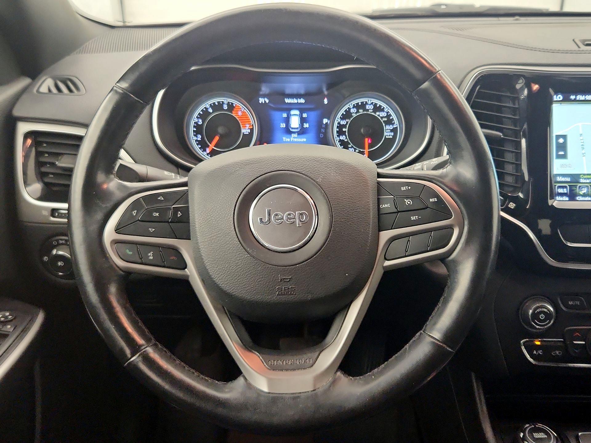 Thumbnail: 2020 Jeep Cherokee - 10