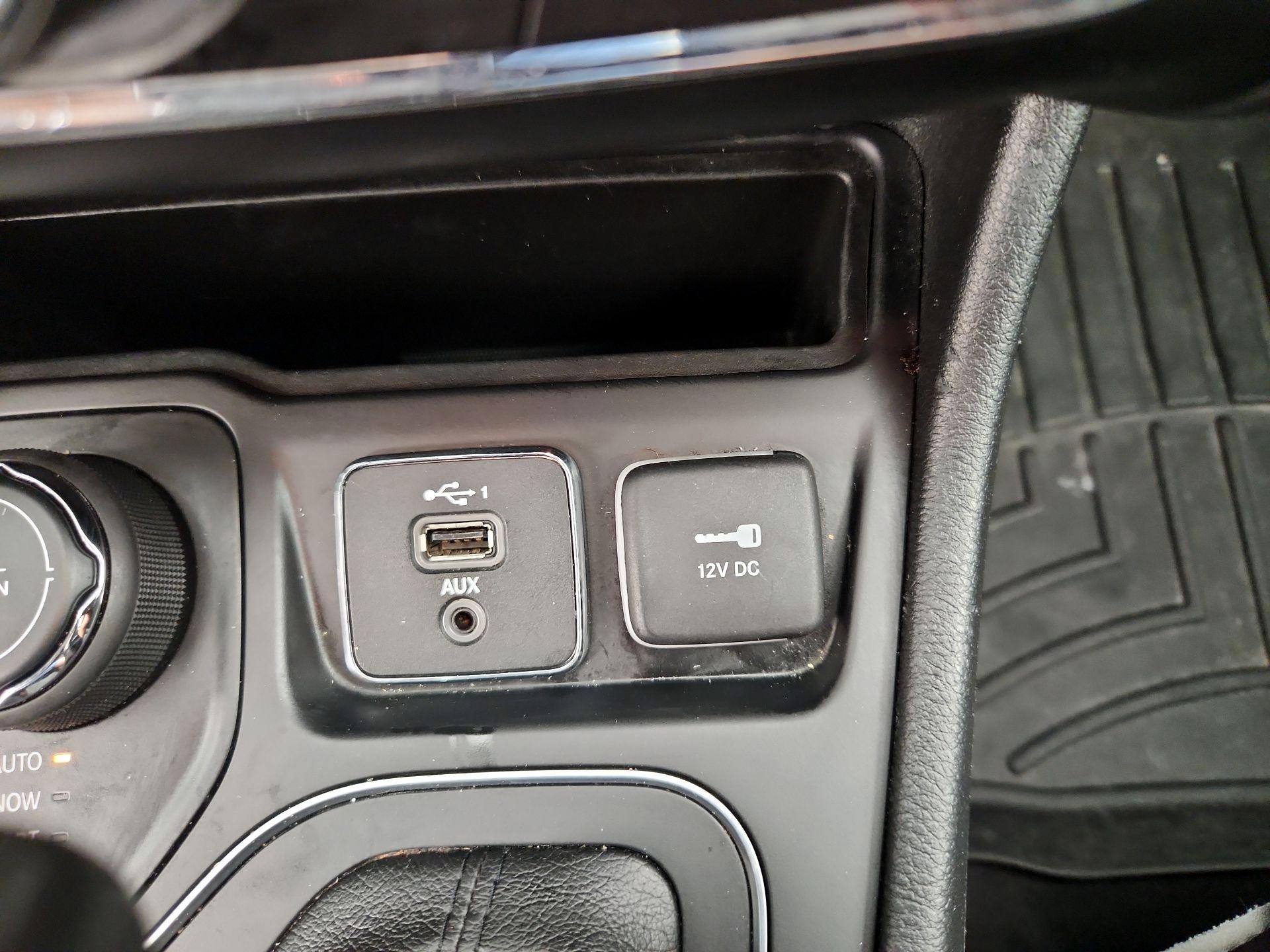 Thumbnail: 2020 Jeep Cherokee - 19