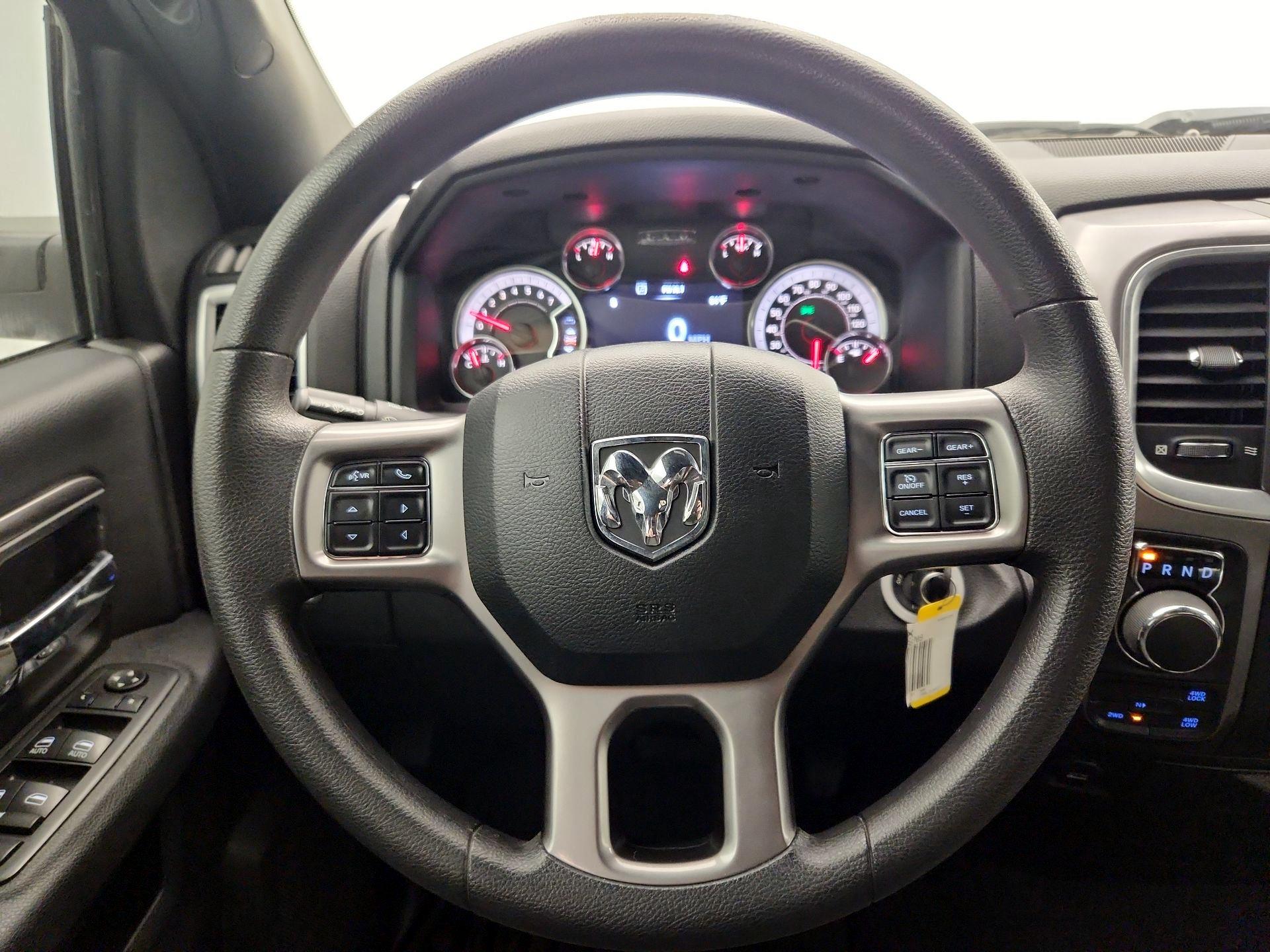 Thumbnail: 2021 RAM 1500 Classic - 10